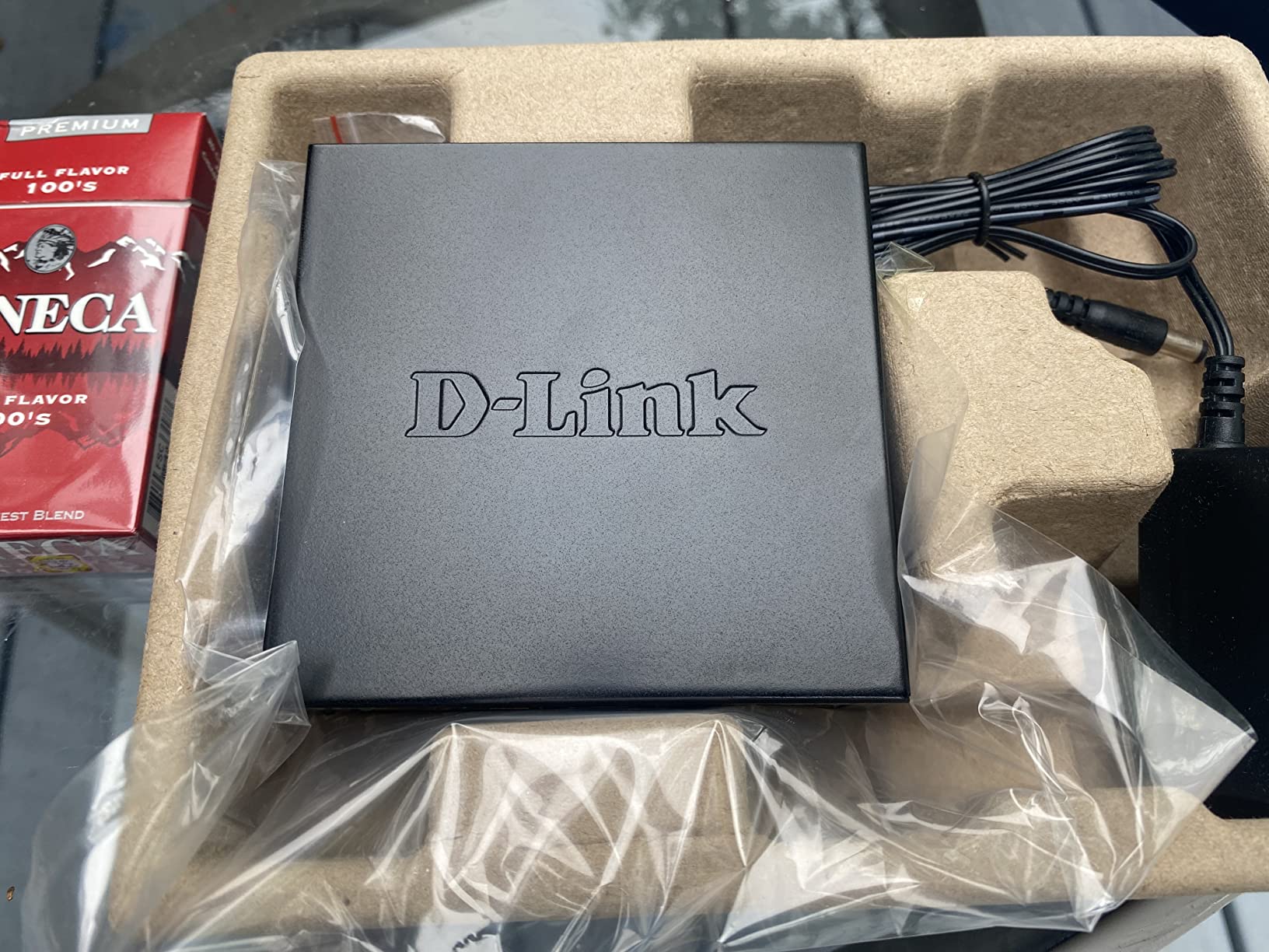 D-Link DGS-108, 8 Port Gigabit Ethernet Switch Unmanaged, Network Splitter, Silent Fanless, Network Hub, Sturdy Metal with Shielded Ports, Compact Desktop/Wall Mount, QoS, Energy Saving, Plug and Play customer photo 1