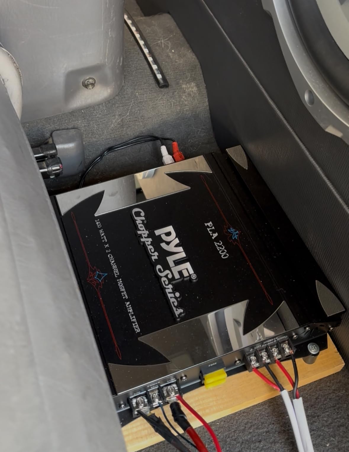 Pyle 2 Channel Car Stereo Amplifier- 1400W Dual Channel Bridgeable High Power MOSFET Audio Sound Auto Small Speaker Amp w/ Crossover, Bass Boost Control, Gold Plated RCA Input Output, Black - PLA2200 customer photo 2