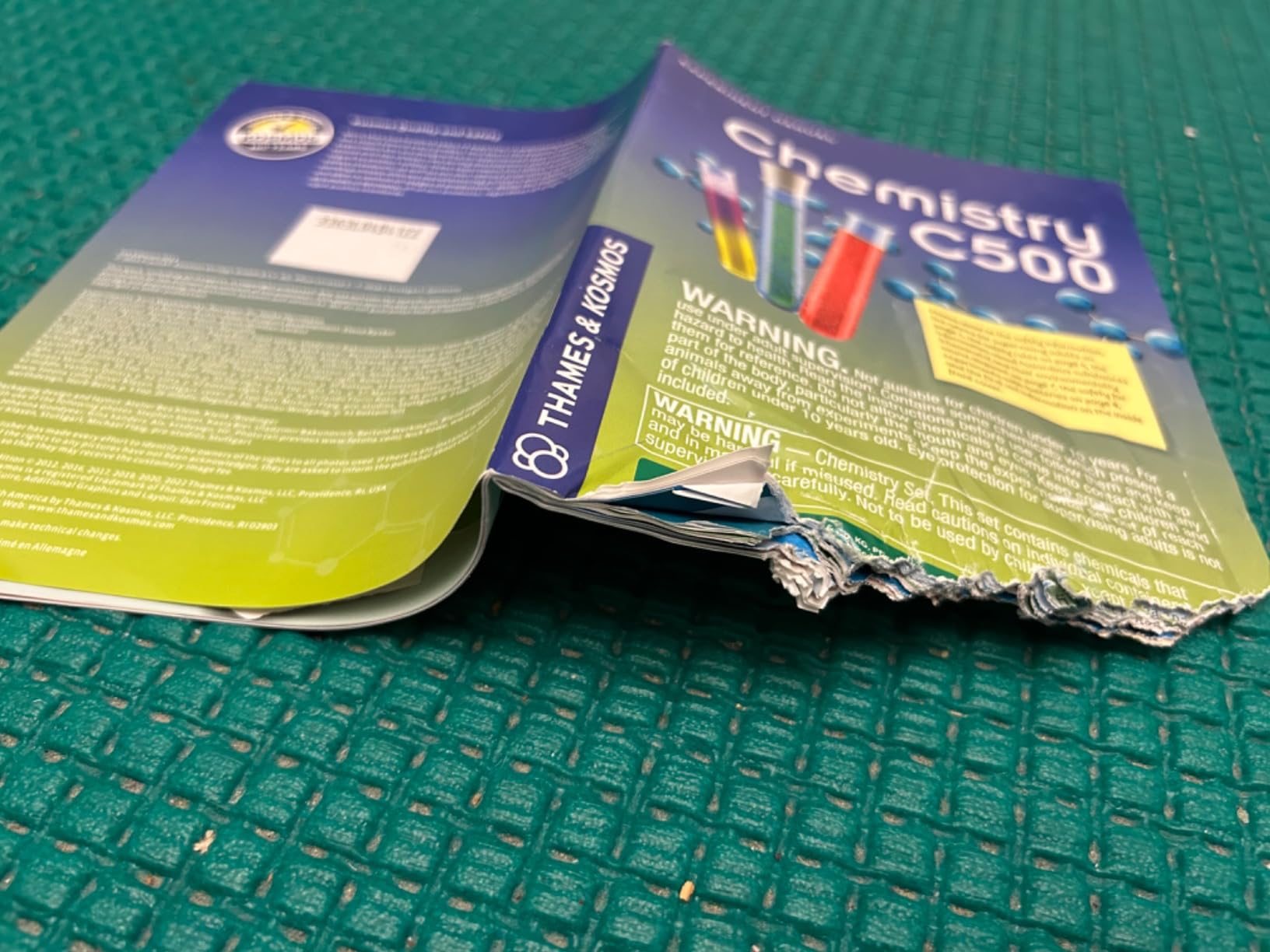 Thames & Kosmos Chemistry Chem C500 Science Kit with 28 Guided Experiments 48 Page Science Guide Parents’ Choice Silver Award Winner, 13.1