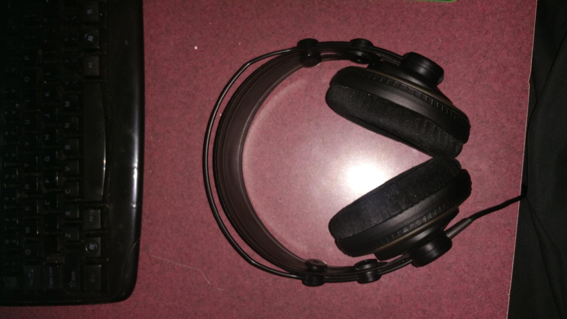 Samson SR850 Professional Studio Reference Headphones customer photo 1