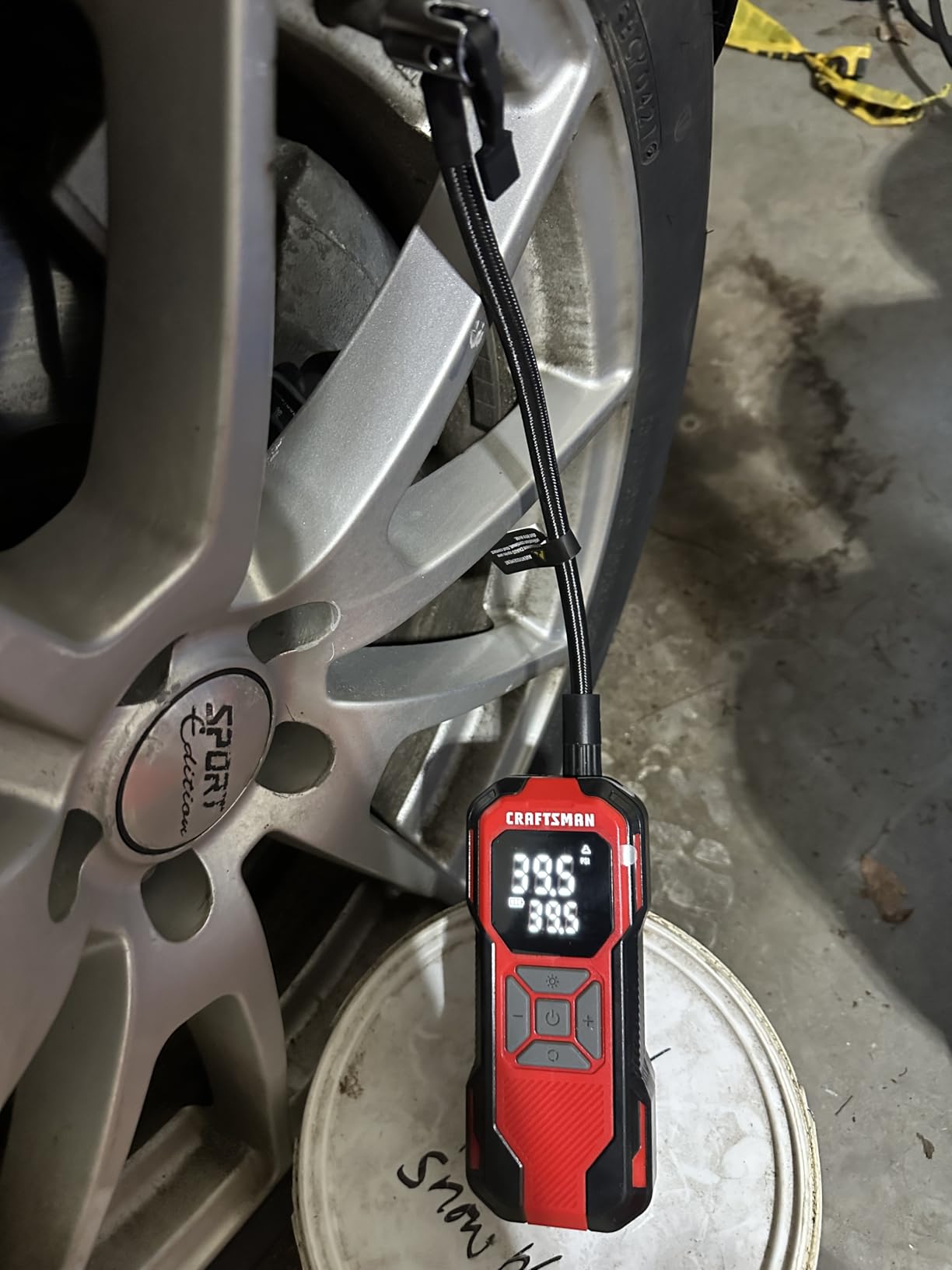 CRAFTSMAN Tire Inflator Portable Air Compressor, Cordless Mini Air Pump for Car Tires with Digital Tire Pressure Gauge, 6000mAh Battery Powered Air Pump, Max Pressure 150 PSI, 12V DC Corded customer photo 1