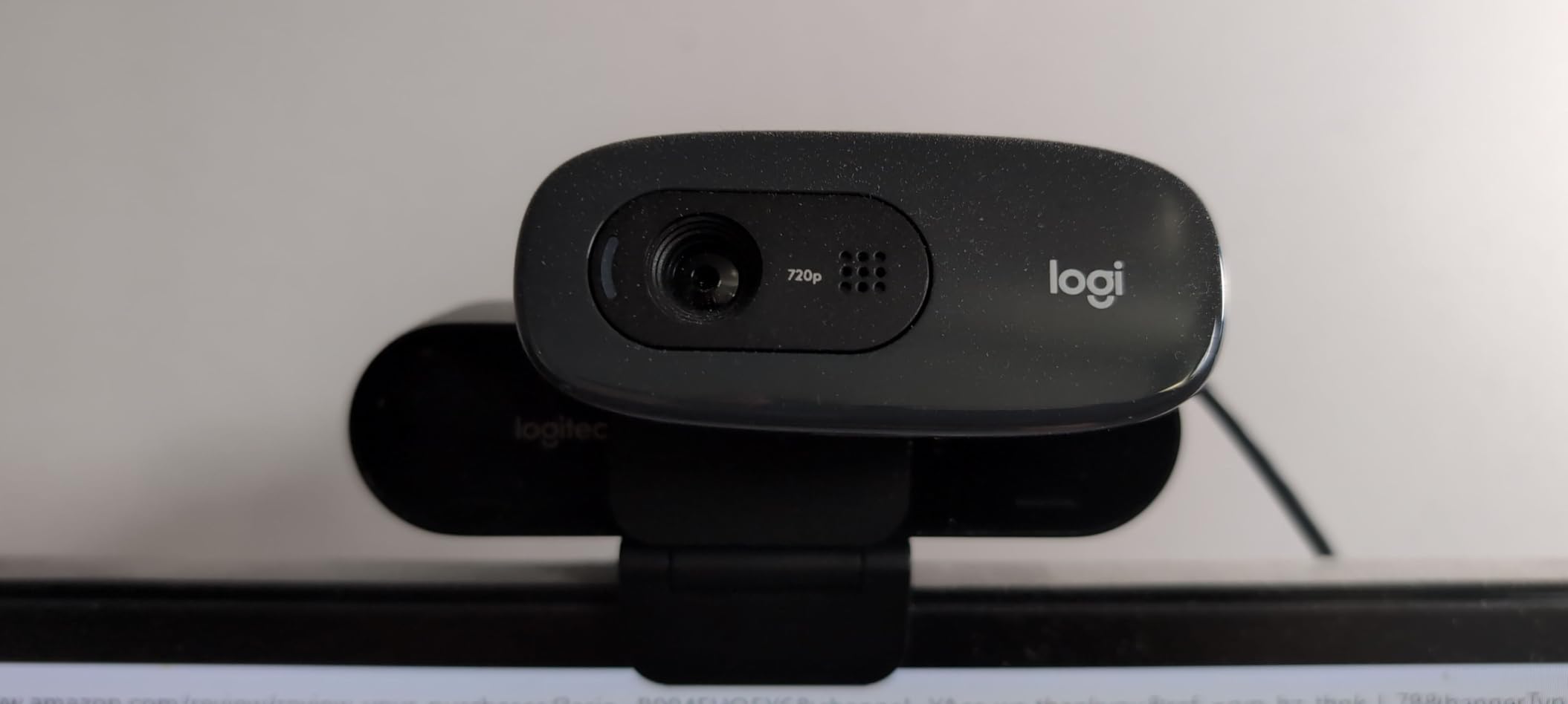 Logitech C270 720p Webcam Plug-and-Play Wide Screen Video Calling - Black | Auto-Light Correct, Noise-Reducing Mic, Zoom, Microsoft, Teams, Skype, Nintendo Switch 2 New GameChat Mode, PC Mac compatible customer photo 1