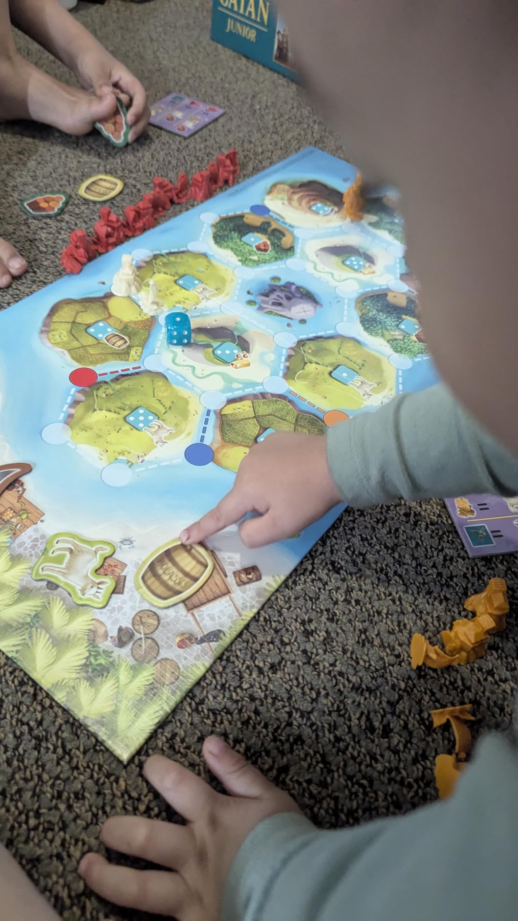 CATAN Junior Board Game - Swashbuckling Adventure for Young Pirates! Strategy Game, Fun Family Game for Kids and Adults, Ages 6+, 2-4 Players, 30 Minute Playtime, Made by CATAN Studio customer photo 1