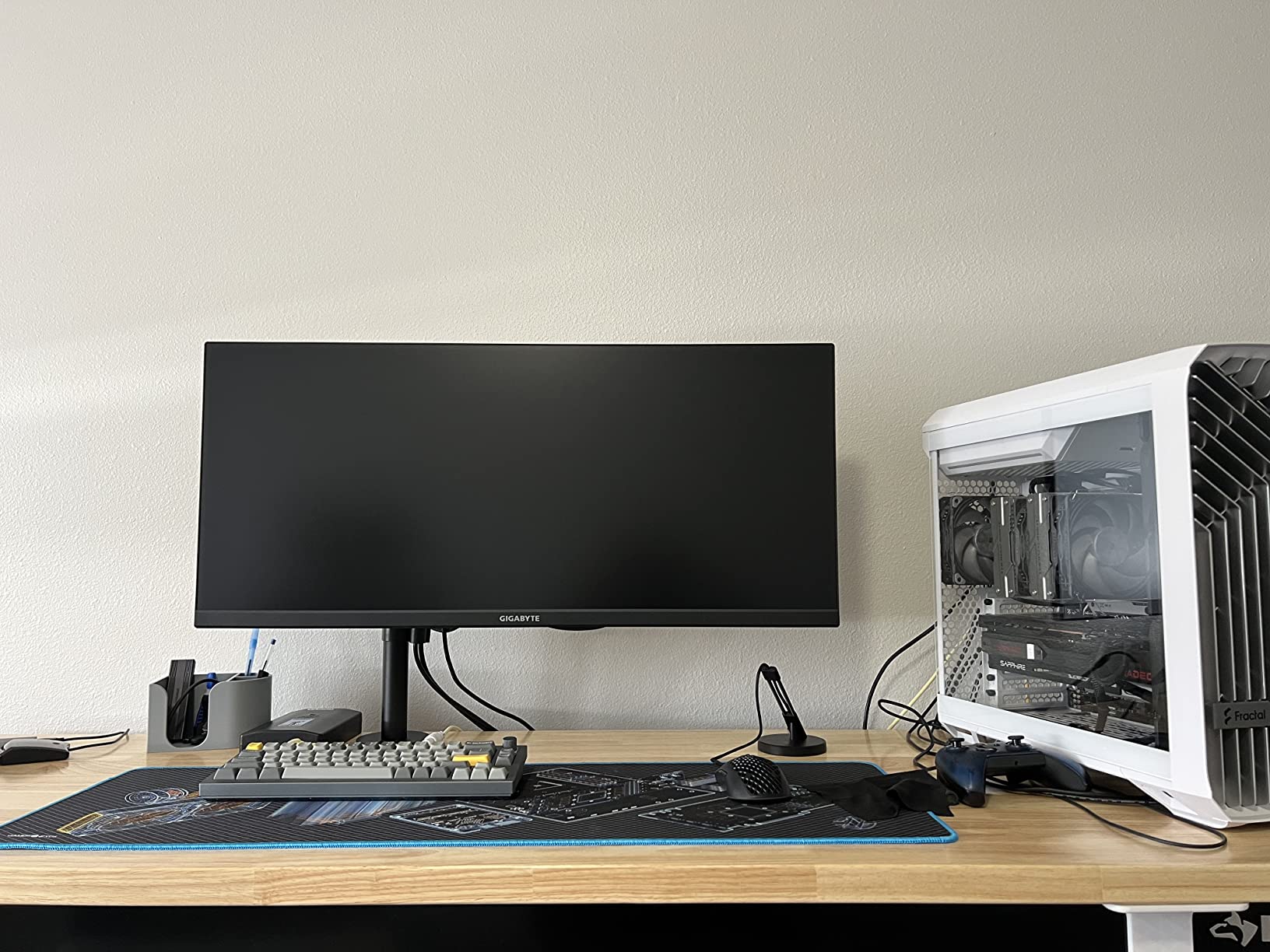 VIVO Single 13 to 38 inch Ultrawide Monitor Arm Desk Mount, Regular Screens up to 32 inches, 22 lbs capacity, Fully Adjustable Stand with C-Clamp and Grommet Base, Black, STAND-V001 customer photo 1