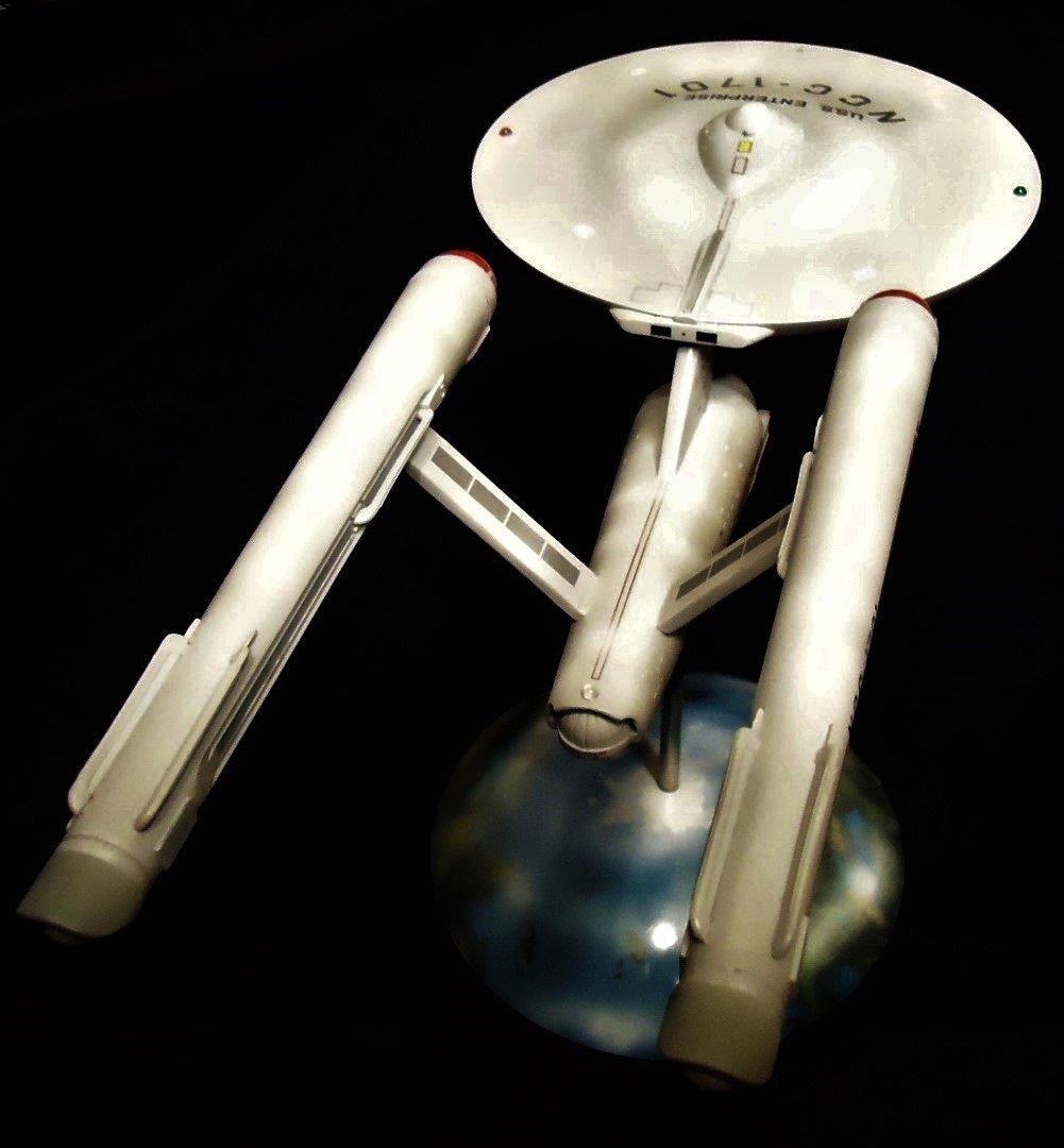 Skill 2 Model Kit Star Trek U.S.S. Enterprise and S.S. Botany Bay The Original Series Space Seed Edition Snap-Together 1/1000 Scale Model by Polar Lights customer photo 1