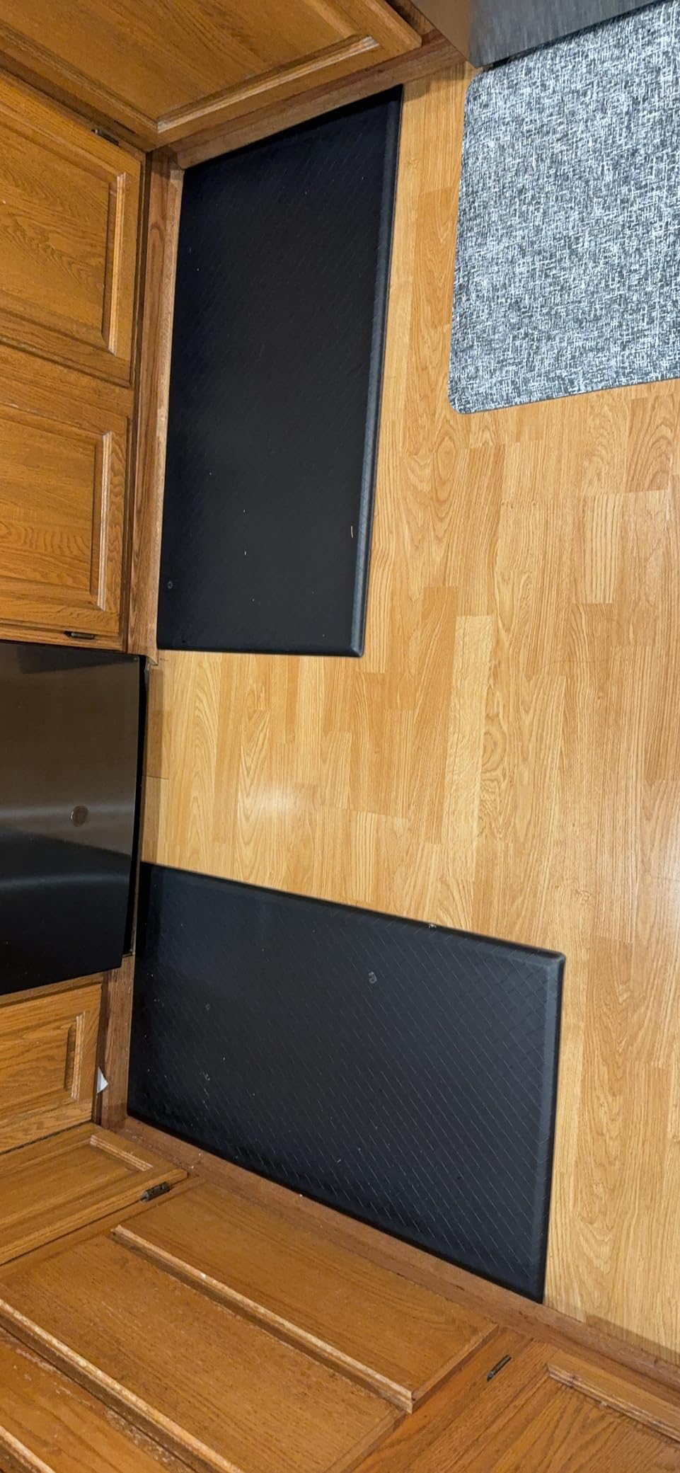 Amazon Basics Anti-Fatigue Standing Mat, Non-Slip, Cushioned Comfort Mat for Home, Office and Kitchen, 20