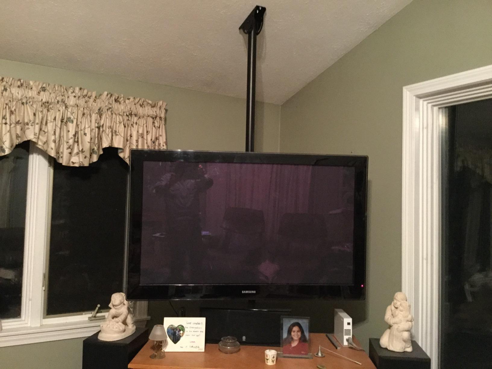 Mount-It! Ceiling TV Mount for 32-75 Inch TVs, Telescoping Pole 41.7-61.7 in, Tilt Swivel 360, VESA 600x400, 110 lb Capacity, Alloy Steel (MI-509L), Black customer photo 2