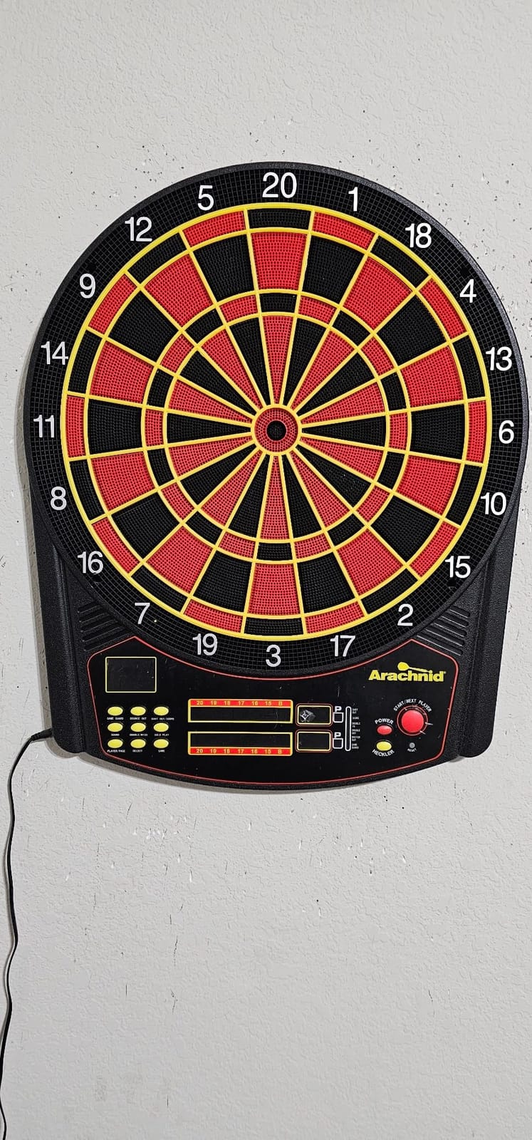 Arachnid Cricket Pro 450 Electronic Dartboard customer photo 2