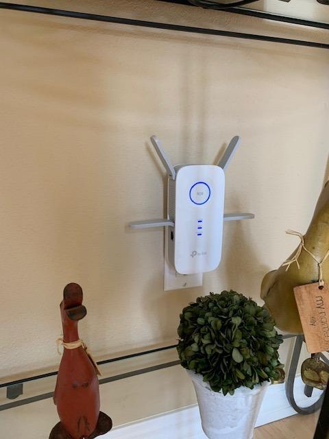TP-Link AC2600 WiFi Extender(RE650), Up to 2600Mbps, Dual Band WiFi Range Extender, Gigabit Port, Internet Booster, Repeater, Access Point,4x4 MU-MIMO customer photo 1