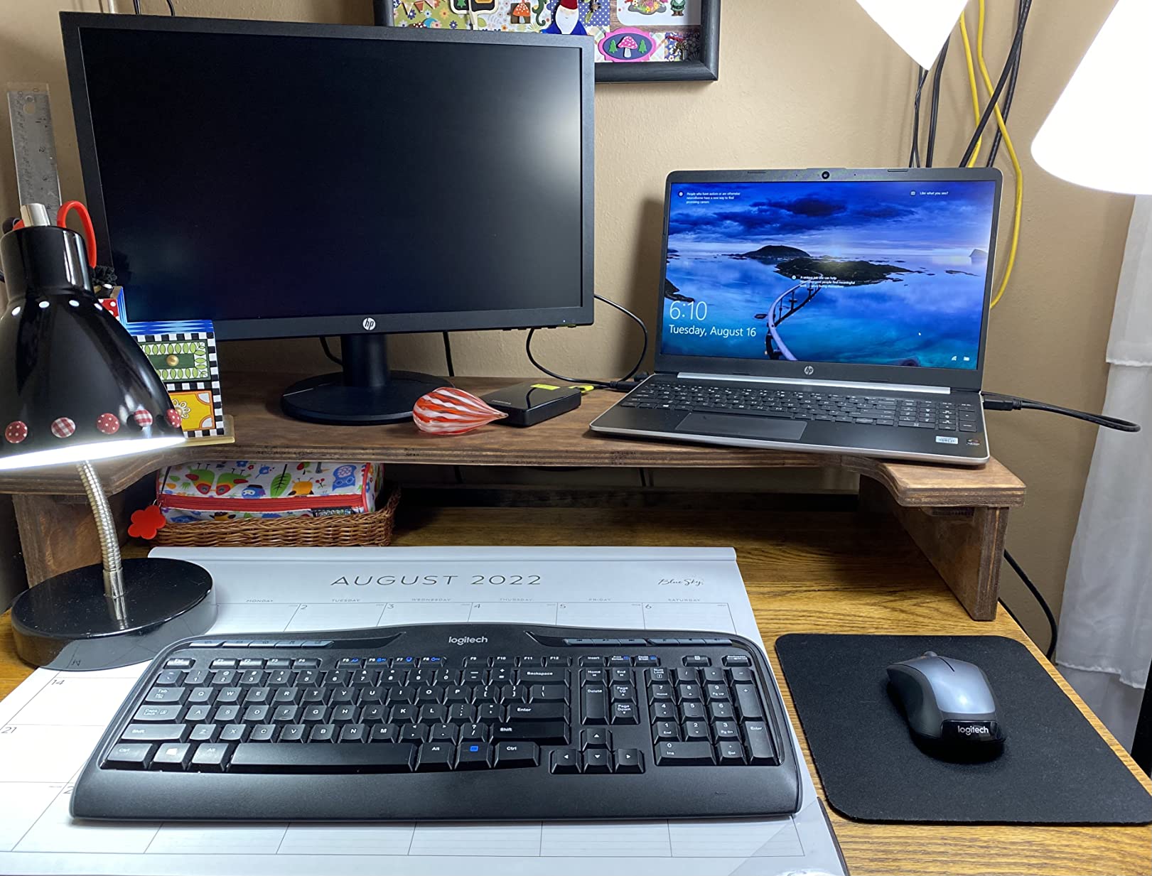 Logitech MK335 Full Size Quiet Wireless Keyboard Mouse Combo - Black/Silver customer photo 1