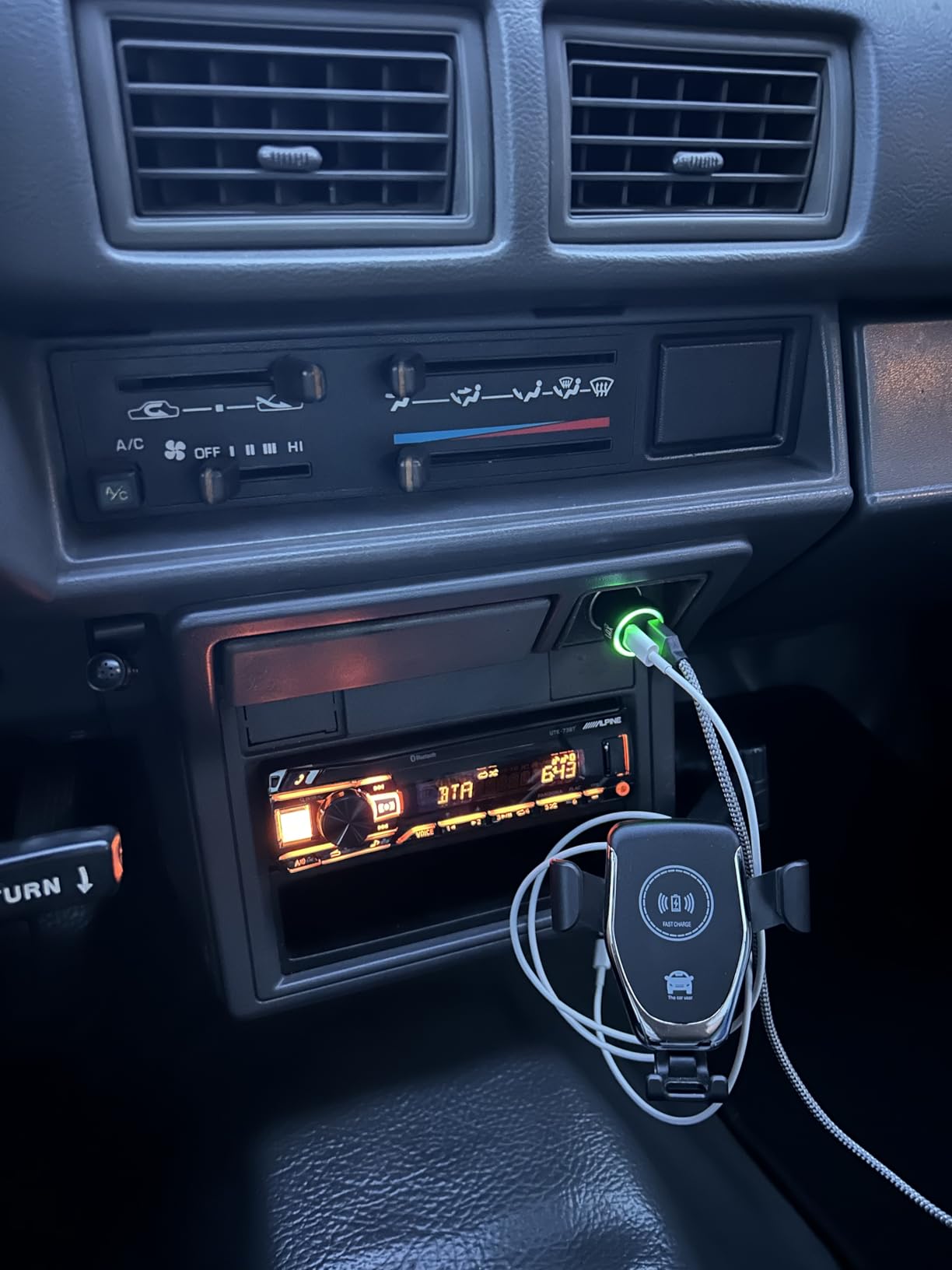 Alpine UTE-73BT Mech-Less Digital Media Receiver with Bluetooth® Wireless Technology customer photo 2