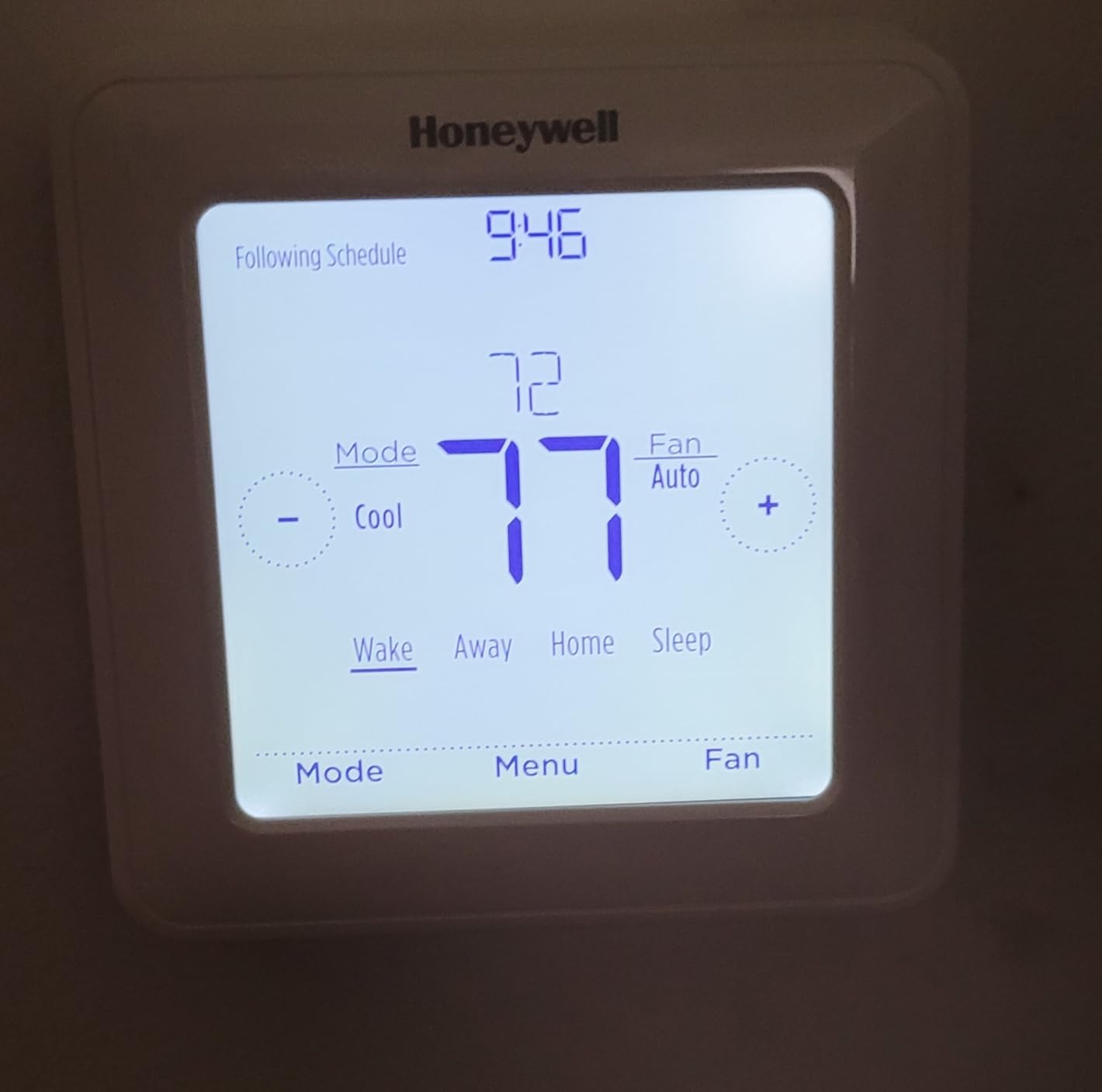 Honeywell Home 7 Day Programmable Touchscreen Thermostat customer photo 1