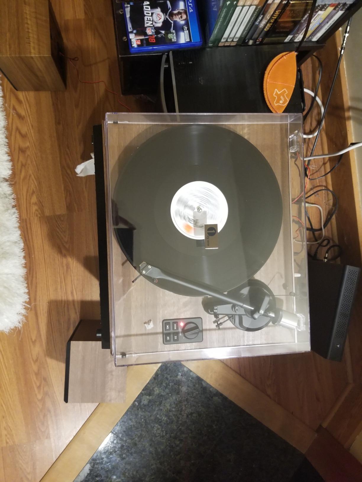 1 BY ONE Bluetooth Turntable HiFi System with 36 Watt Bookshelf Speakers customer photo 1