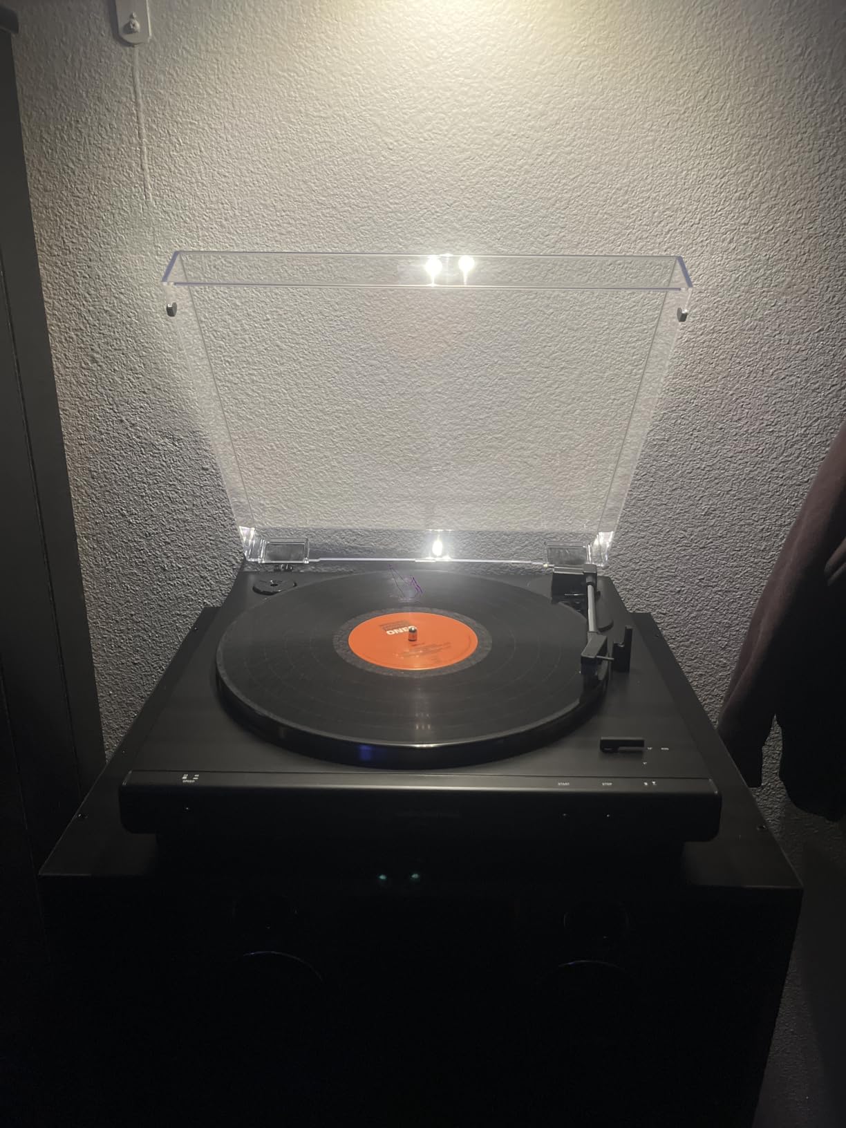 Audio-Technica AT-LP60X-GM Fully Automatic Belt-Drive Stereo Turntable, Gun Metal, Hi-Fidelity, Plays 33-1/3 and 45 RPM Vinyl Records, Dust Cover, Anti-Resonance, Die-Cast Aluminum Platter customer photo 1