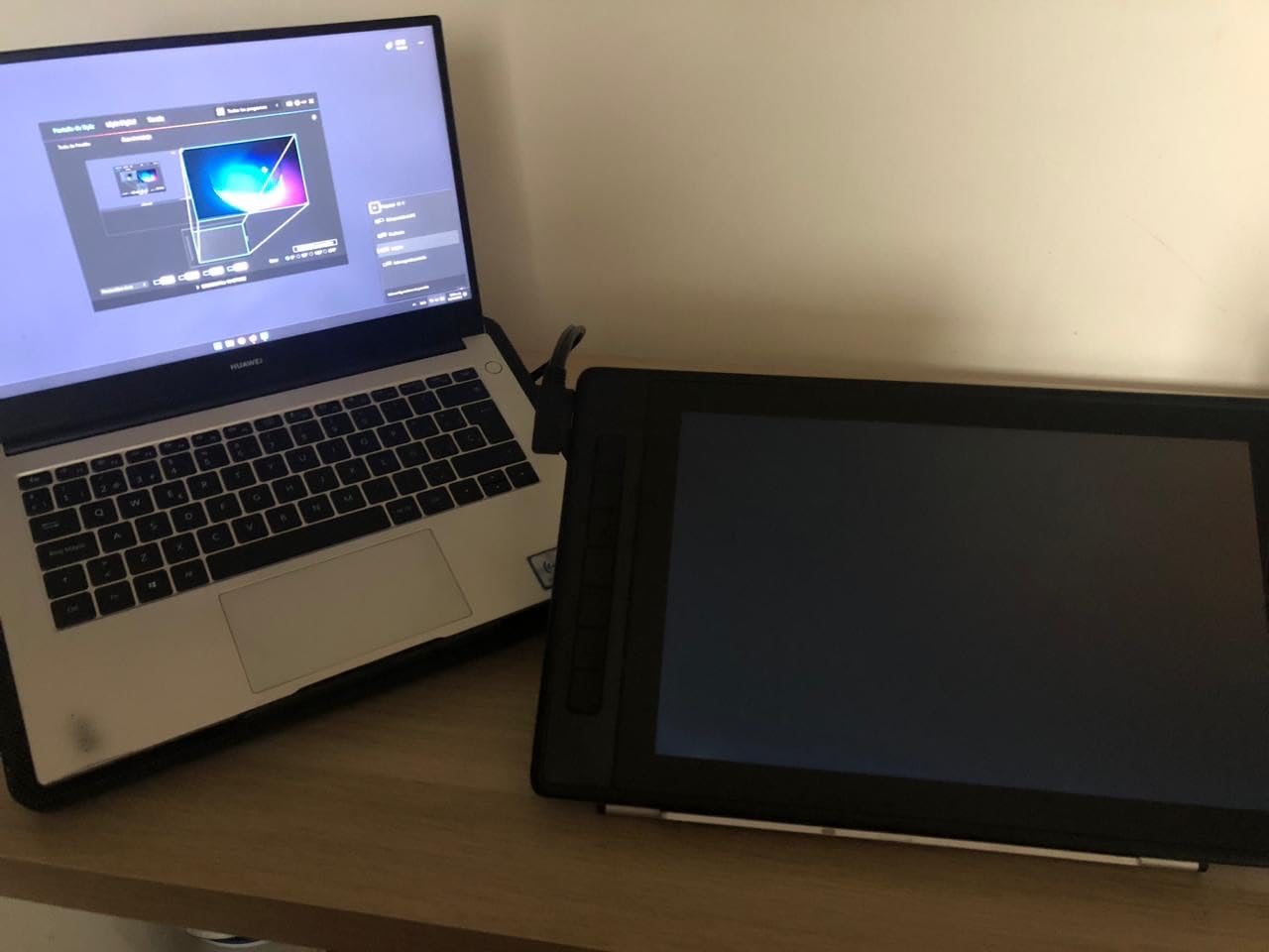HUION Kamvas Pro 16 Drawing Tablet with Screen,120% sRGB, Touch Bar,15.6