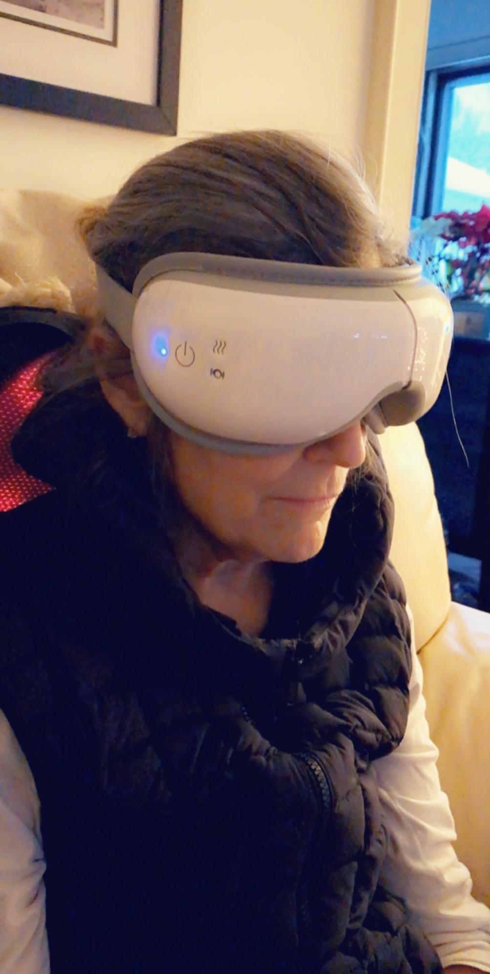 RENPHO Eyeris 1 Eye Massager with Heat, Heated Massage Eye Mask customer photo 2