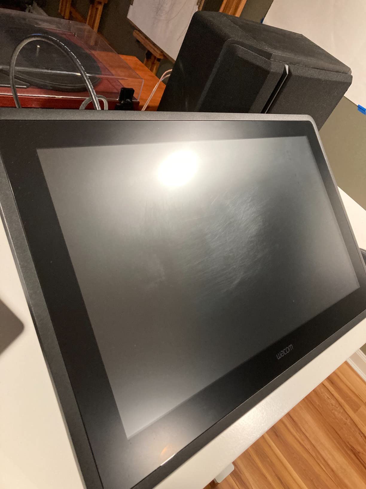 Wacom Cintiq 22, Drawing Tablet with Full HD Screen & Pro Pen 2 customer photo 2