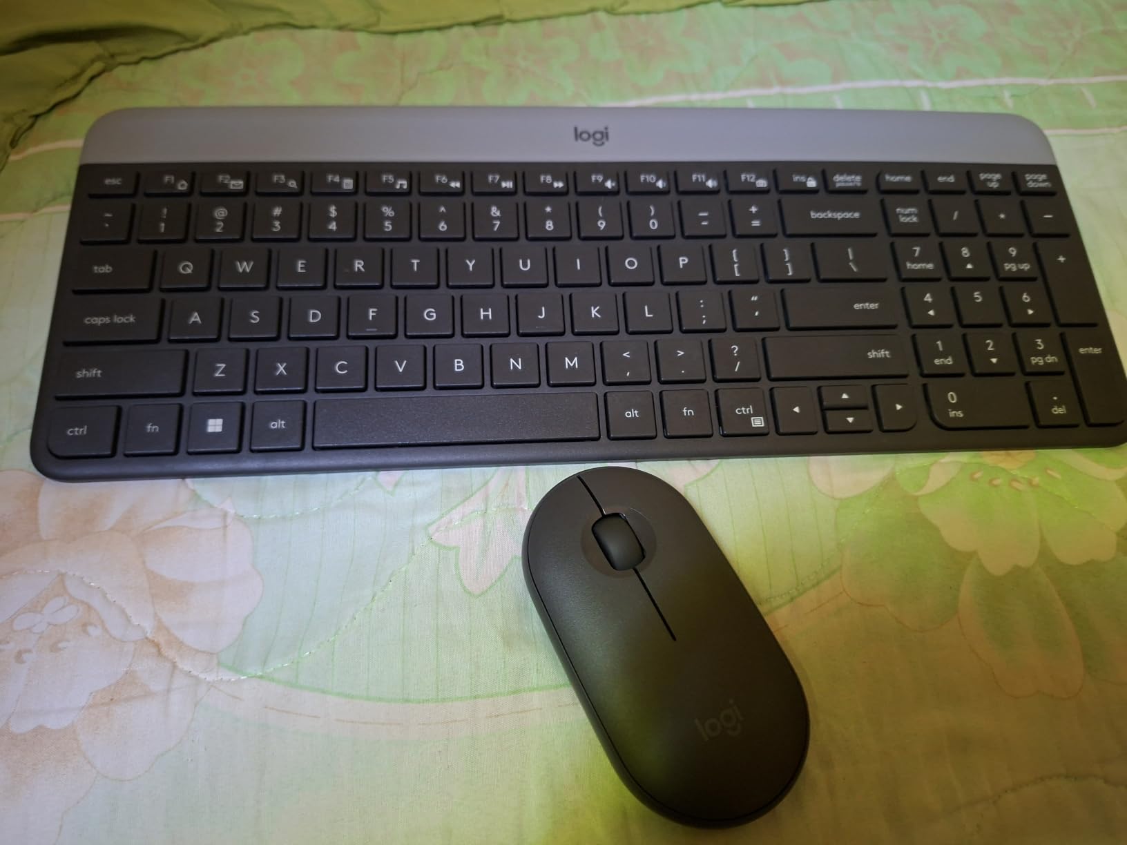 Logitech MK470 Slim Wireless Combo Compact Keyboard and Mouse - Graphite customer photo 2