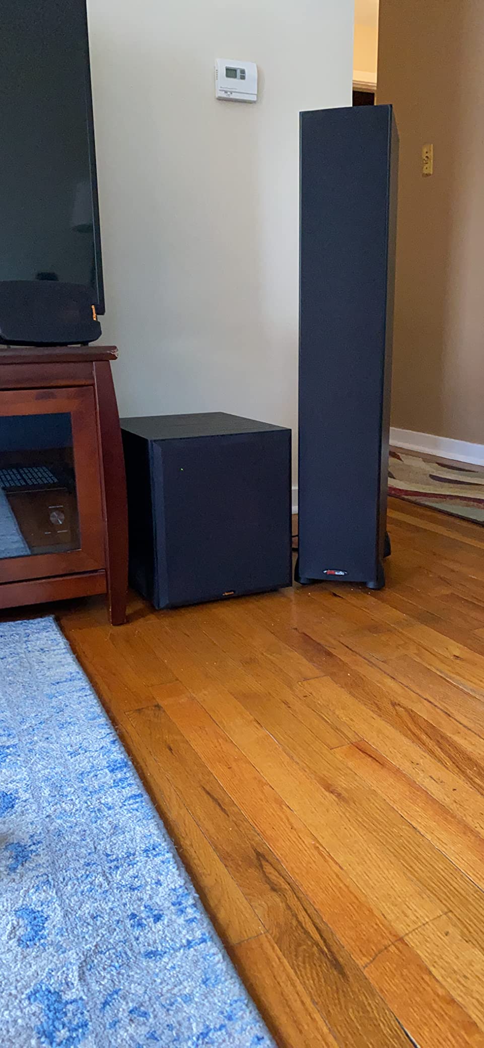 Klipsch Synergy Black Label Sub-100 10” Front-Firing Subwoofer with 150 Watts of continuous power, 300 watts of Dynamic Power, and All-Digital Amplifier for Powerful Home Theater Bass customer photo 1