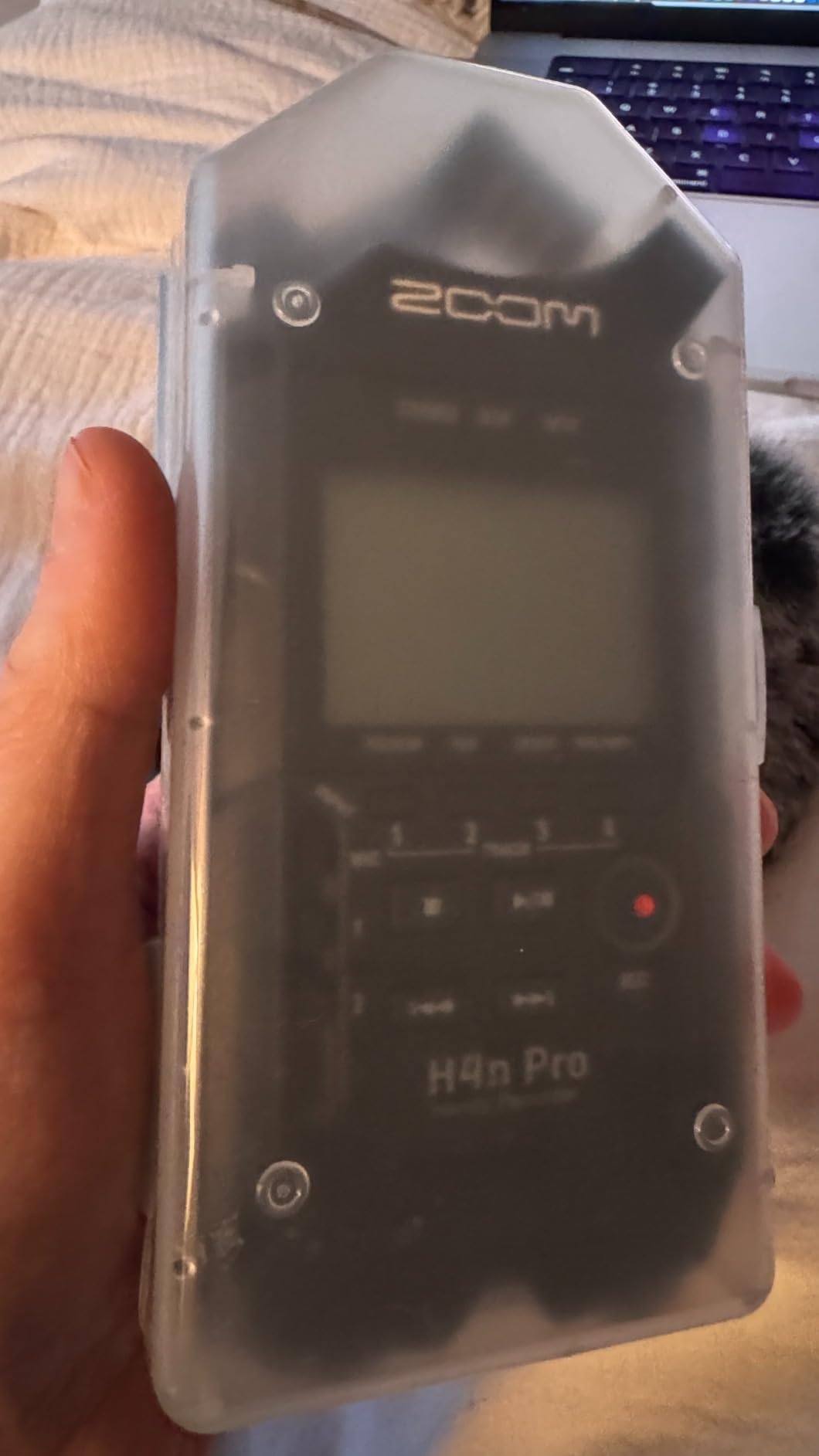 Zoom H4n Pro 4-Track Portable Recorder, All Black, Stereo Microphones, 2 XLR/ ¼“ Combo Inputs, Battery Powered, for Stereo/Multitrack Recording of Music, Audio for Video, and Podcasting customer photo 2