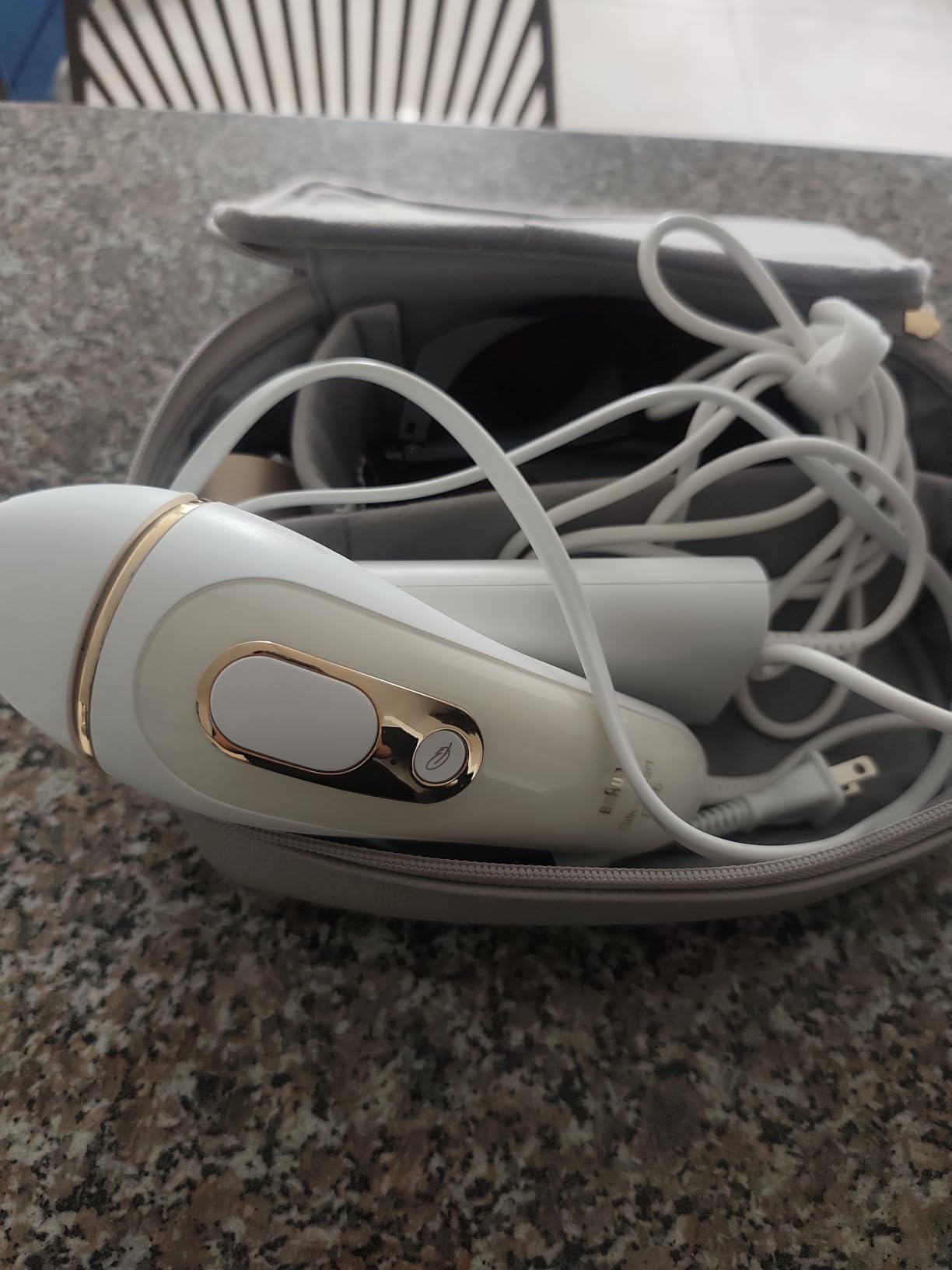 Braun IPL, Silk·Expert Pro 5, IPL Hair Removal for Women and Men, Permanent Laser Hair Reduction At-Home, 2 Heads, Pouch, IPL5137 customer photo 1