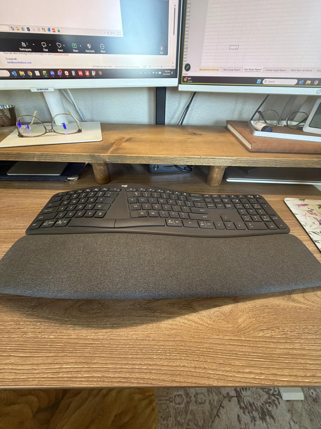 Logitech Ergo K860 Wireless Ergonomic Split Keyboard with Wrist Rest customer photo 1