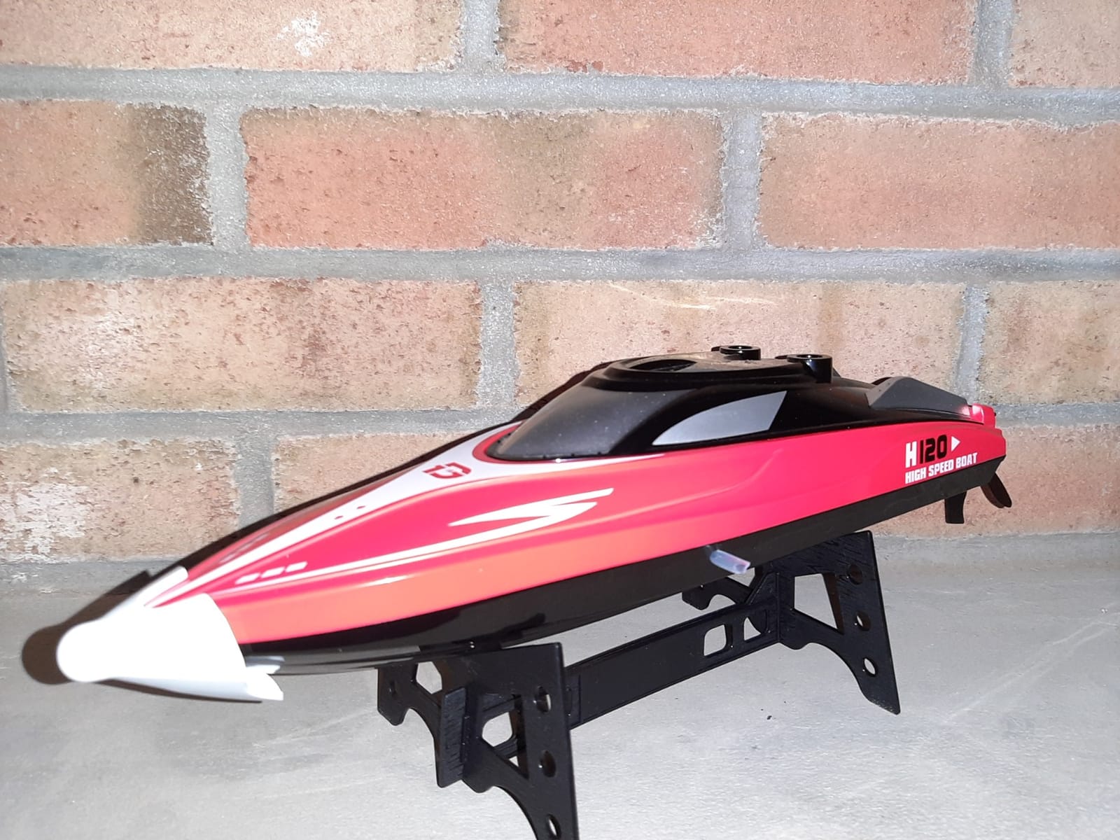 DEERC H120 Fast RC Boat for Pools and Lakes, 2.4 GHz 20+ MPH Racing Boats for Kids & Adults with Rechargeable Battery,Low Battery Alarm,Capsize Recovery,Gifts for Boys Girls customer photo 2