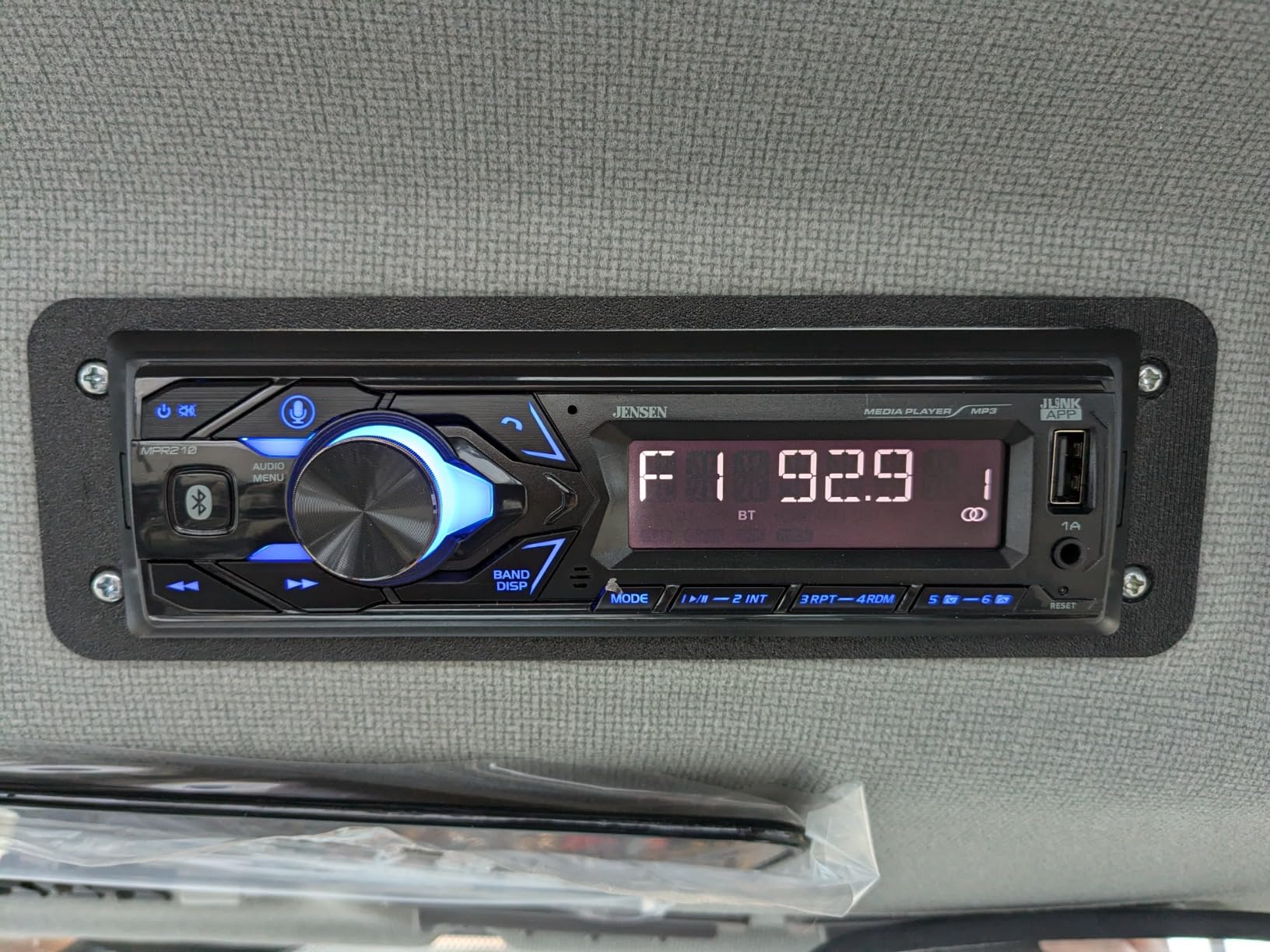 Jensen MPR210 Single DIN Bluetooth Car Stereo, Hands-Free, AM/FM, USB customer photo 2