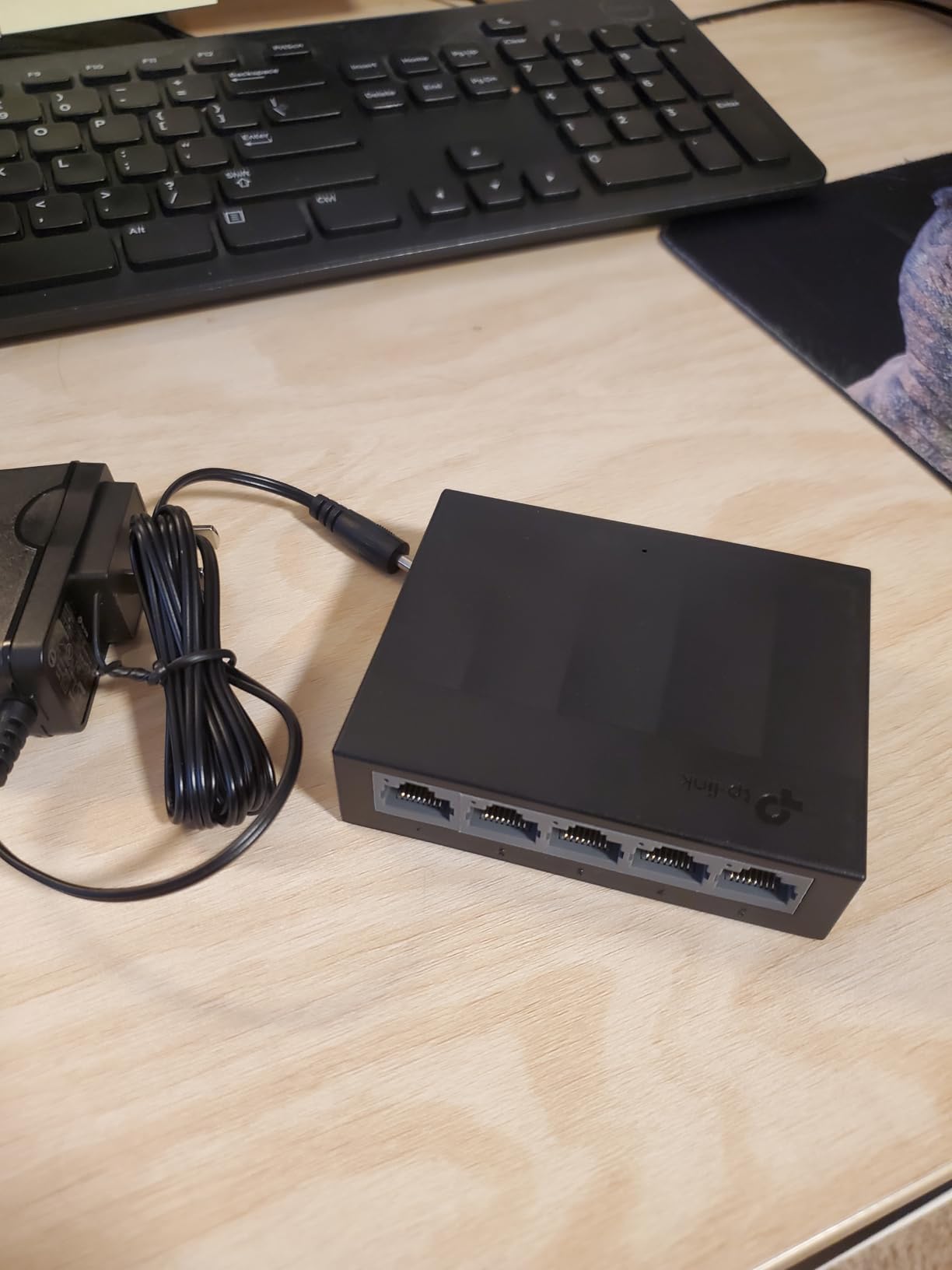 TP-Link LS1005G, Litewave 5 Port Gigabit Ethernet Unmanaged Switch customer photo 2