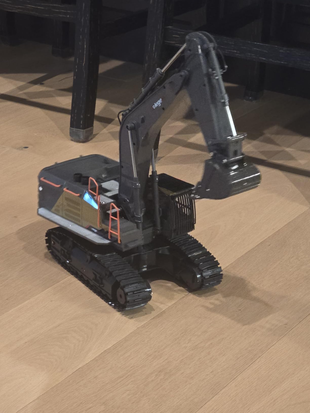 kolegend Remote Control Excavator Toy 1/14 Scale RC Excavator, 22 Channel Upgrade Full Functional Construction Vehicles Rechargeable RC Truck with Metal Shovel and Lights Sounds customer photo 1