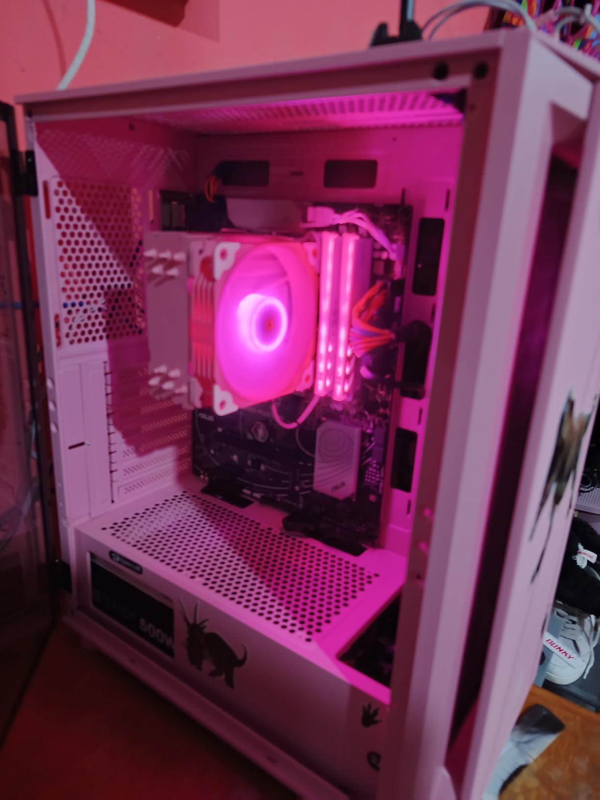 Thermaltake Toughpower GX2 80+ Gold 600W SLI/Crossfire Ready Continuous Power ATX 12V V2.4/EPS V2.92 Non Modular Power Supply 5 Year Warranty PS-TPD-0600NNFAGU-2 customer photo 2