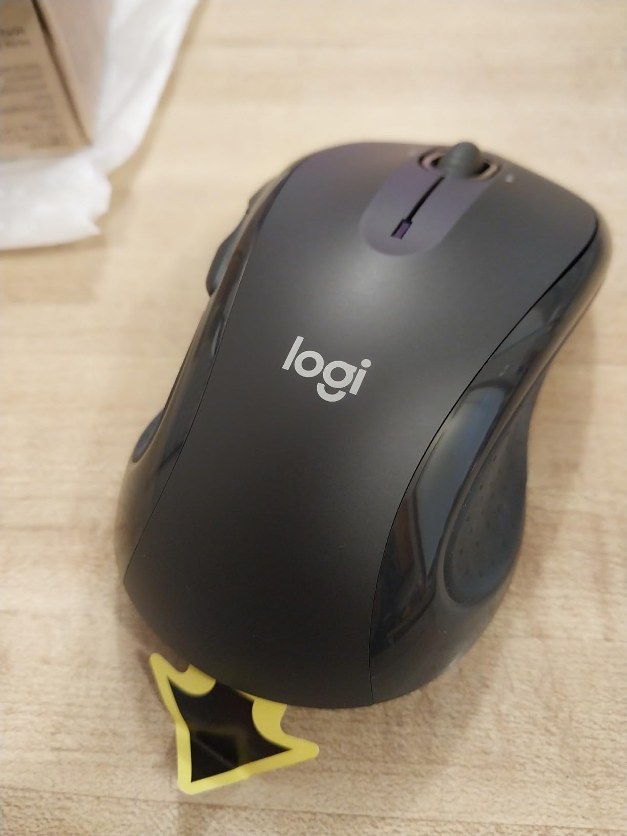 Logitech M510 Full Size Ambidextrous 2.4 GHz Wireless Mouse customer photo 2