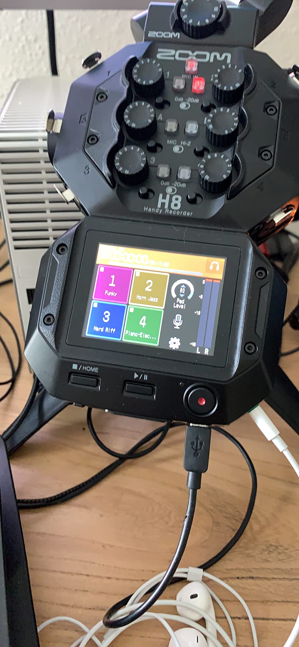 Zoom H8 Recorder for Musicians, Podcasters & Filmmakers customer photo 1