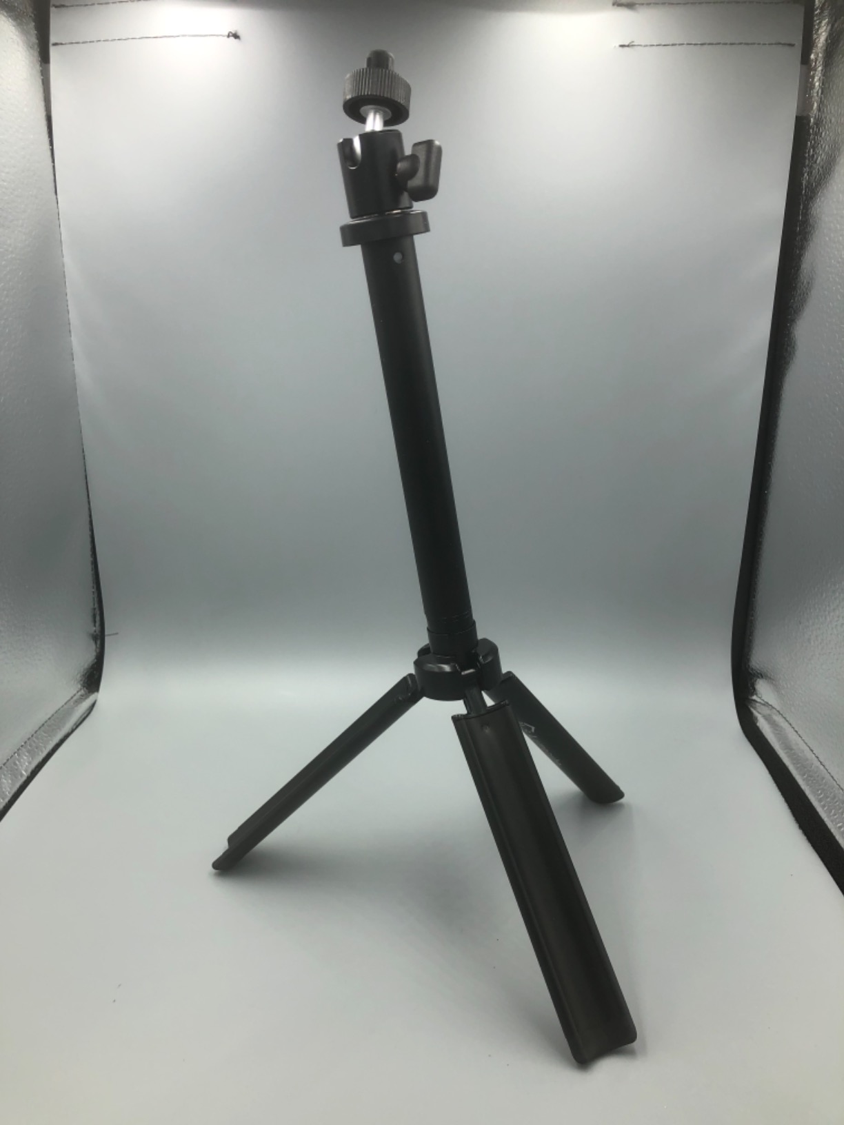 Lume Cube Broadcast Lighting Kit Live Stream Webcam Light for Computer & Laptop Enhance Video Calls Streaming & Vlogging Include Adjustable Tripod & Clip Mount Adjust Brightness & Color Temperature customer photo 2