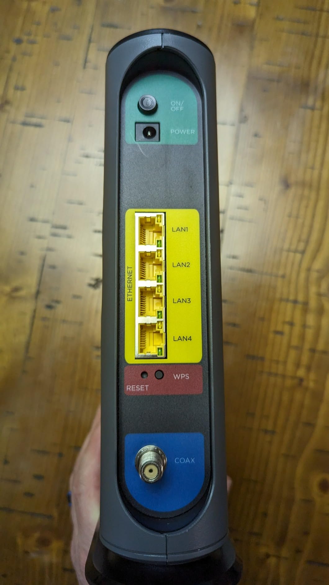 Motorola MG7700 Modem with Built in WiFi | Approved for Comcast Xfinity, Cox, Spectrum | for Plans Up to 800 Mbps | DOCSIS 3.0 + Gig WiFi Router (Renewed) customer photo 1