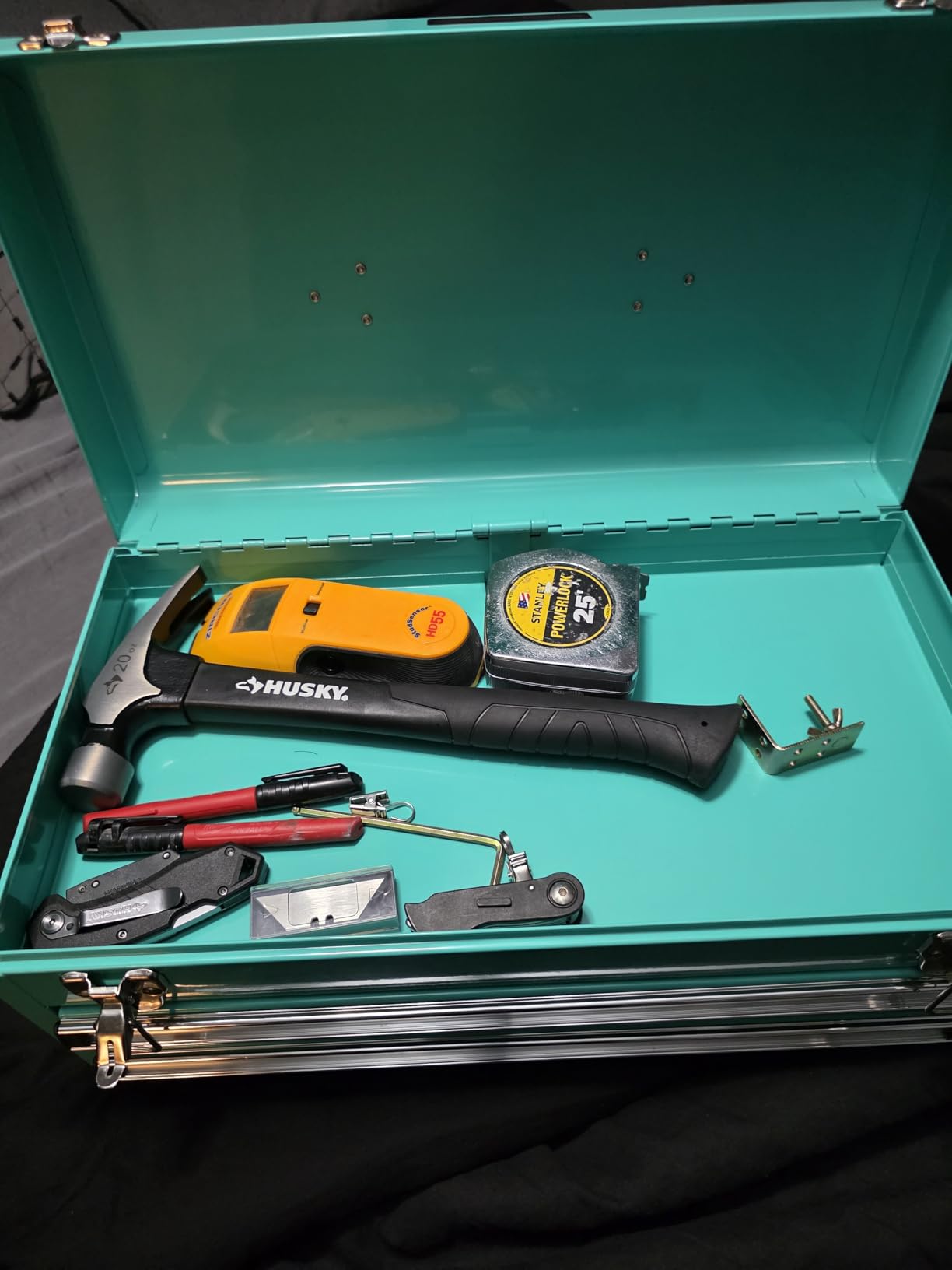 Amazon Basics Metal Tool Box with Drawers, Storage and Organization Tool Chest, Powder Coat Finish, 18.1 x 8.7 x 9.5 in, Turquoise customer photo 2