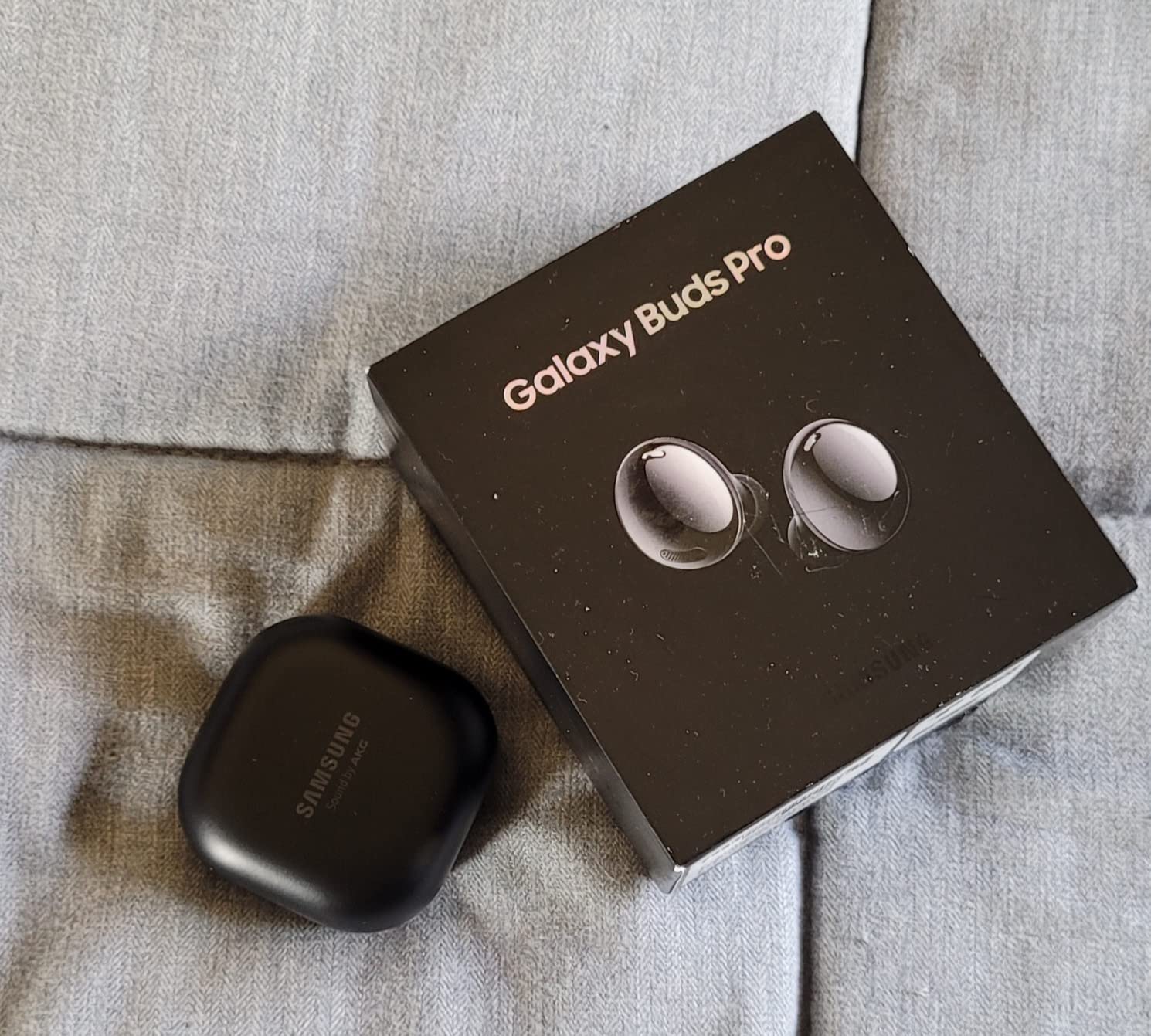 SAMSUNG Galaxy Buds Pro, Bluetooth Earbuds, True Wireless, Noise Cancelling, Charging Case, Quality Sound, Water Resistant, Phantom Black (US Version) customer photo 2