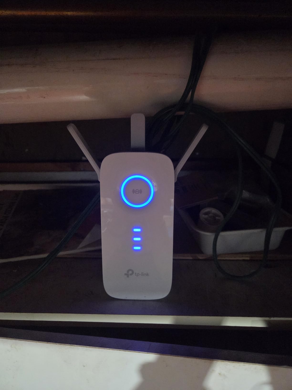 TP-Link AC1900 WiFi Range Extender RE550 | Dual-Band Wireless Repeater Amplifier w/Gigabit Ethernet Port | Up to 2200 Sq. Ft., 32 Devices | Internet Signal Booster | APP Setup | EasyMesh Compatible customer photo 2