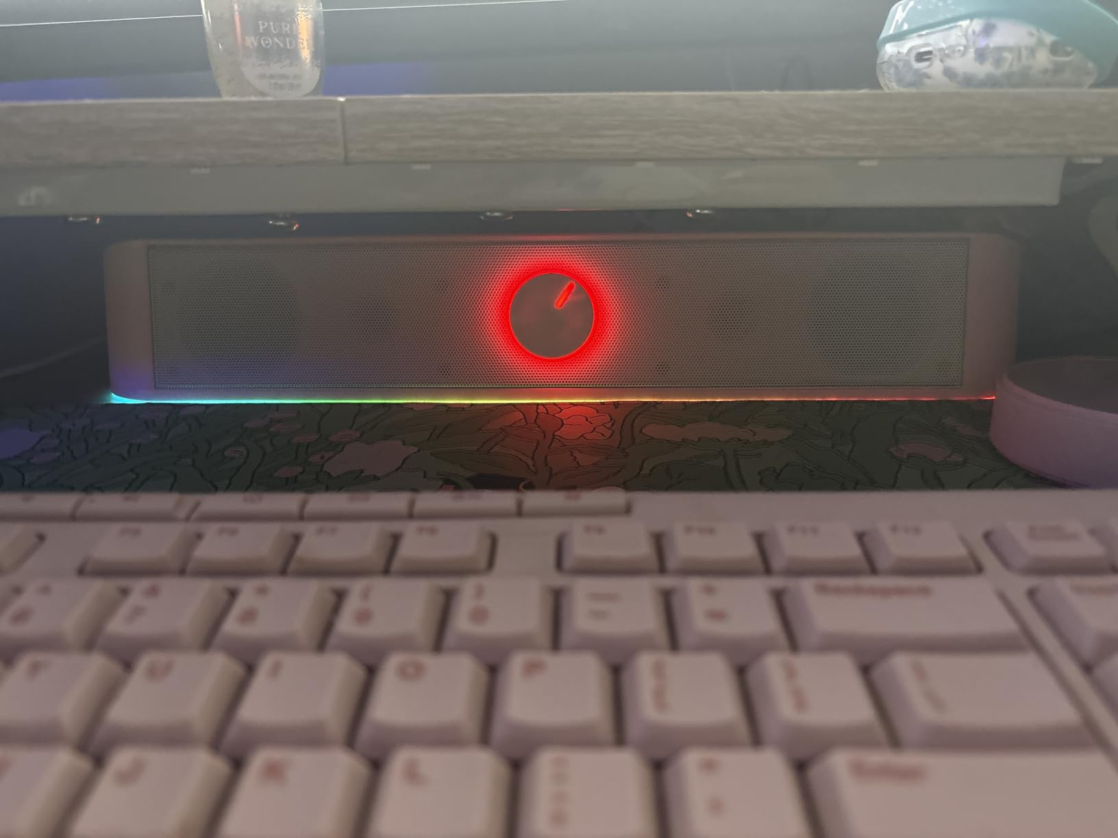 Redragon GS560 RGB Desktop Soundbar, 2.0 Channel Computer Speaker with Dynamic Lighting Bar Audio-Light Sync/Display, Touch-Control Backlit with Volume Knob, USB Powered w/ 3.5mm Cable, Black customer photo 1