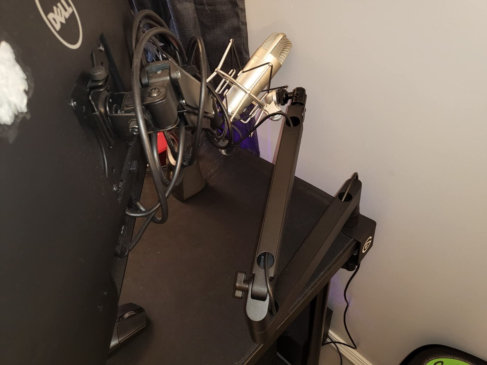 Elgato Wave Mic Arm Low Profile Microphone Boom Arm customer photo 1