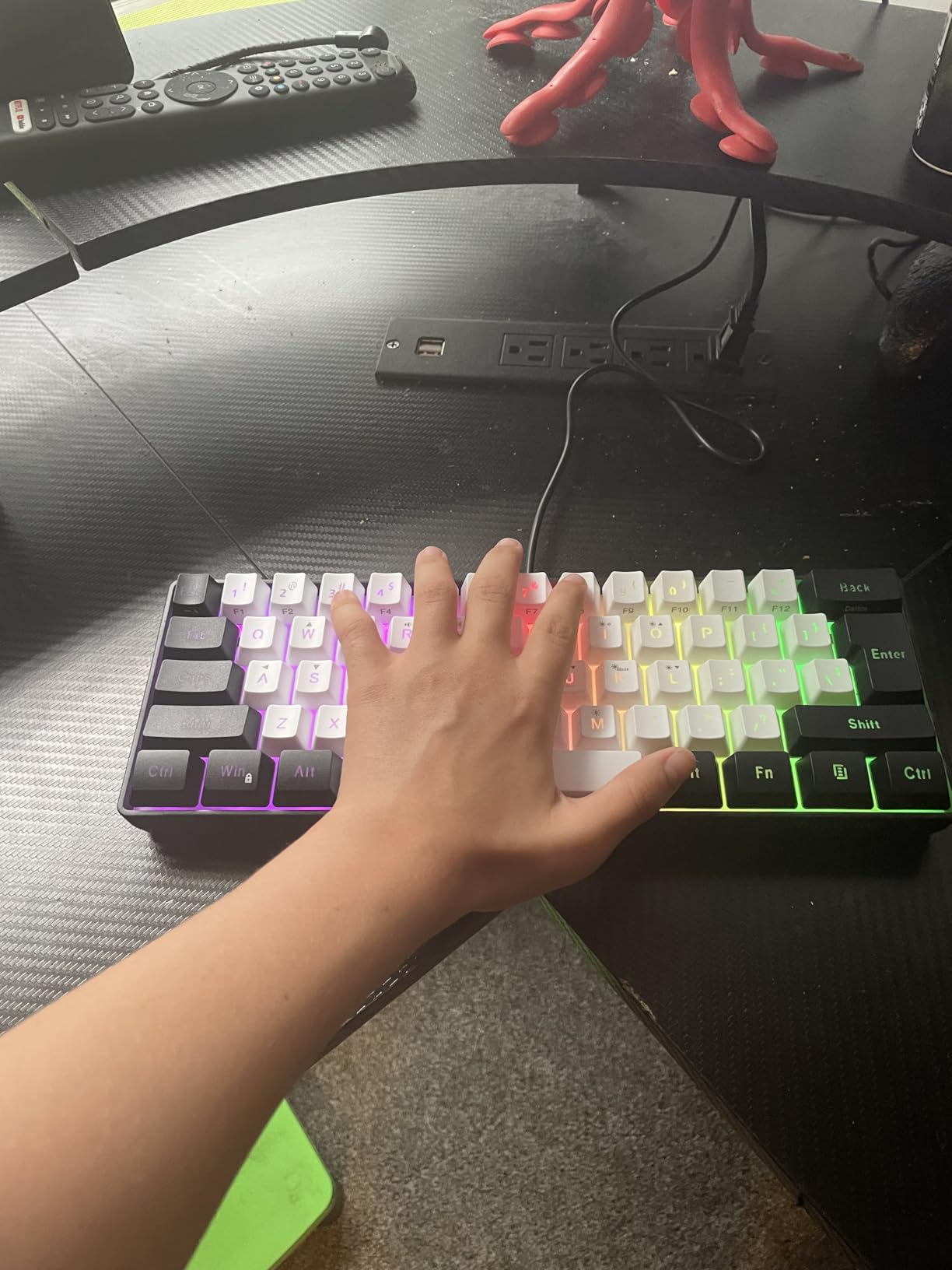 Snpurdiri 60% Wired Gaming Keyboard, 61 Keys RGB (Black-White) customer photo 1