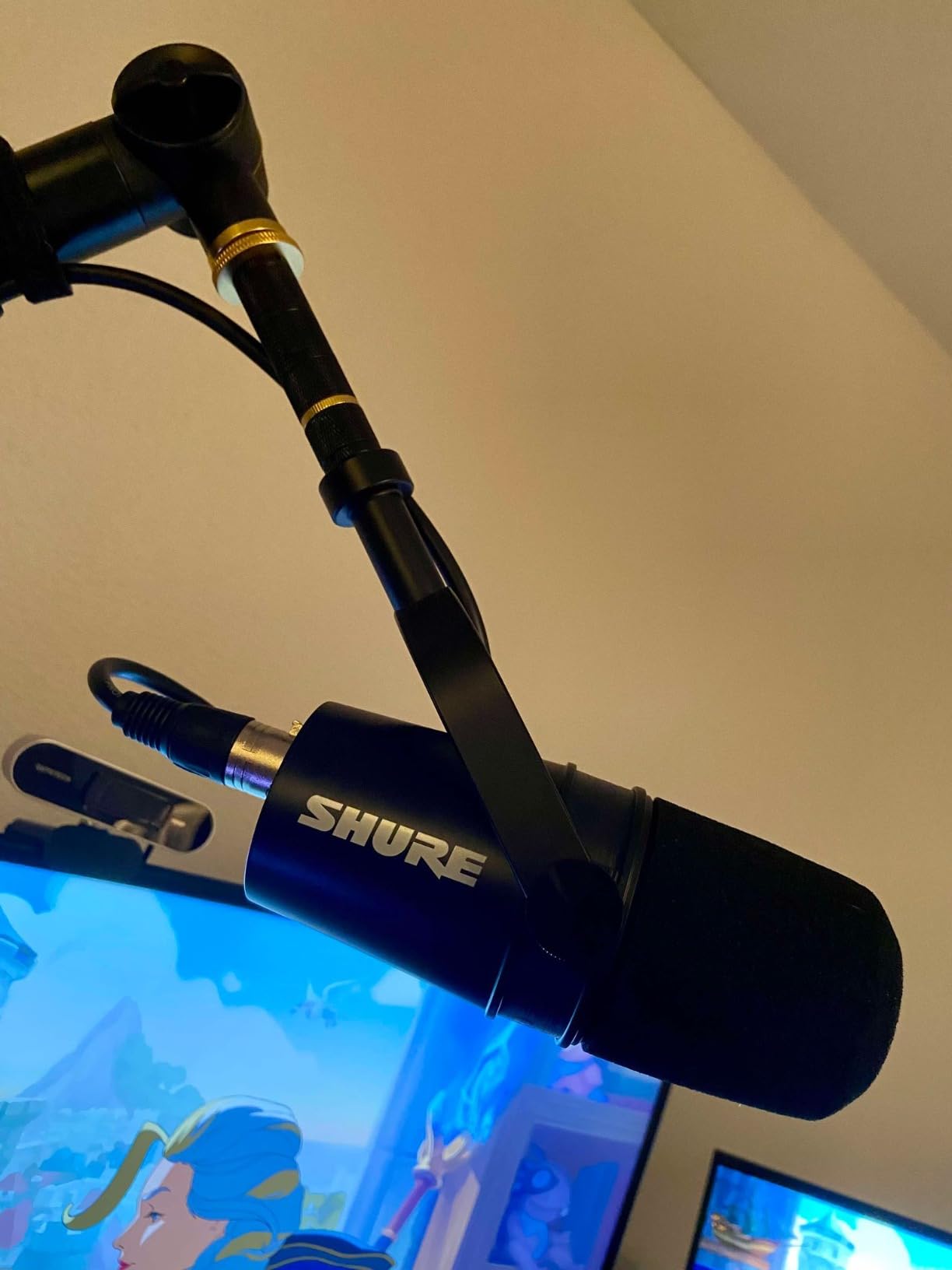 Shure MV7X XLR Dynamic Podcast & Recording Microphone - Black customer photo 2