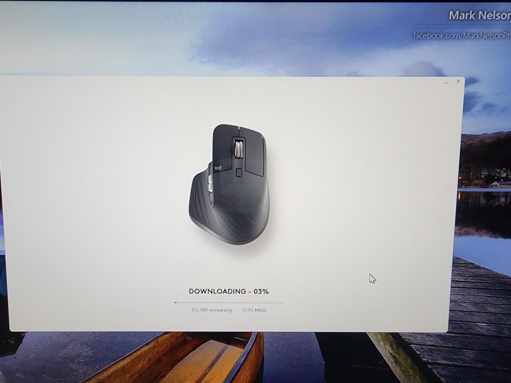 Logitech Lift Vertical Ergonomic Wireless Mouse - Graphite customer photo 1