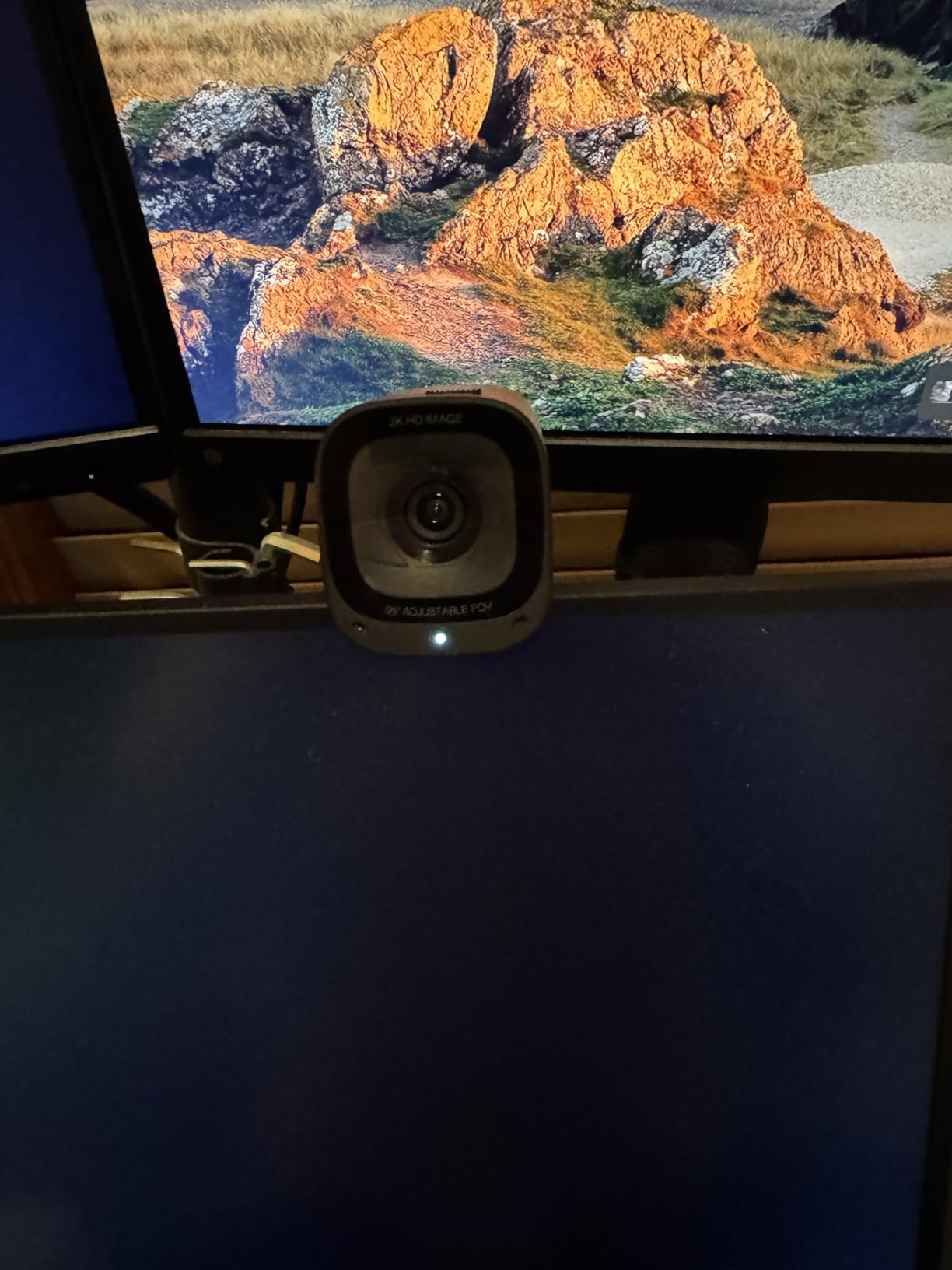 Anker PowerConf C200 2K Webcam for PC/Laptop/Mac, Low-Light Correction customer photo 1