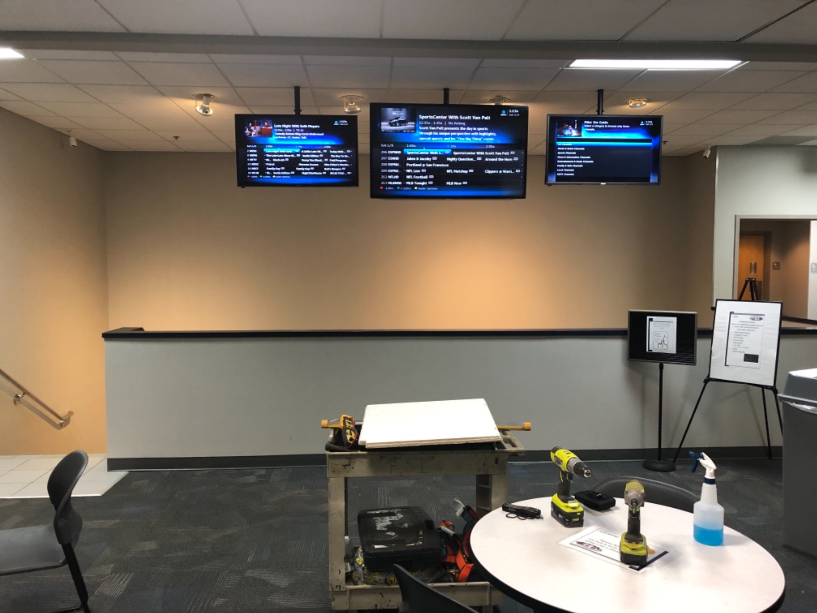 ONKRON Ceiling TV Mount 32-80 Inch, 150 lbs, VESA 100x100-600x400, White customer photo 2