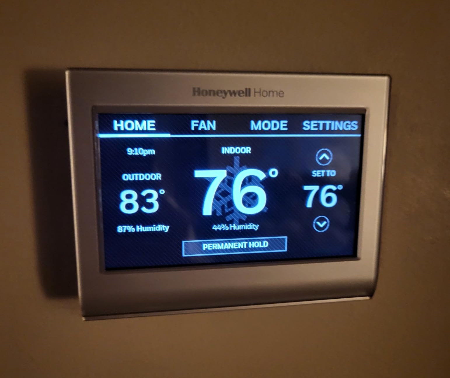 Honeywell Home RTH9600WF Smart Color Thermostat ENERGY STAR Wi-Fi Programmable Touchscreen Alexa Ready - C-Wire Required | RTH9600WF ENERGY STAR Wi-Fi Programmable Touchscreen Alexa Ready - C-Wire Required customer photo 1