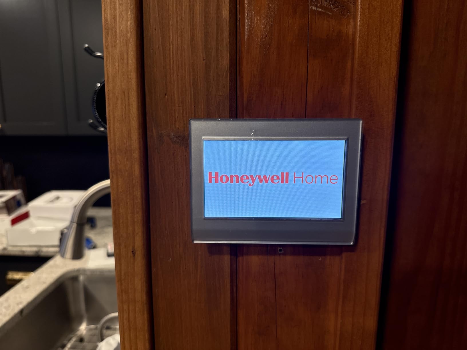 Honeywell Home RTH9600WF Smart Color Thermostat ENERGY STAR Wi-Fi Programmable Touchscreen Alexa Ready - C-Wire Required | RTH9600WF ENERGY STAR Wi-Fi Programmable Touchscreen Alexa Ready - C-Wire Required customer photo 2