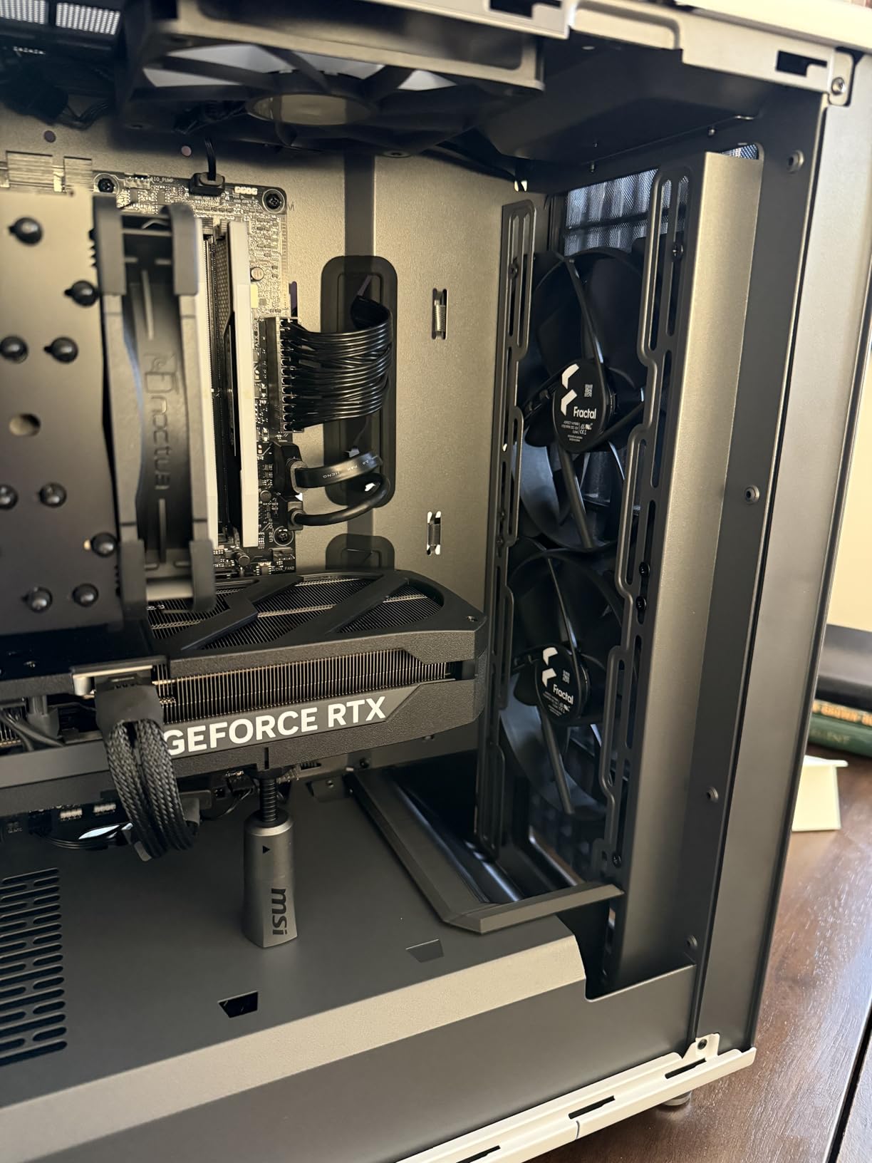 Fractal Design North - Genuine Walnut Wood Front - Mesh Side Panels - Two 140mm Aspect PWM Fans Included - Type C USB - ATX Airflow Mid Tower PC Gaming Case,Charcoal Black customer photo 2