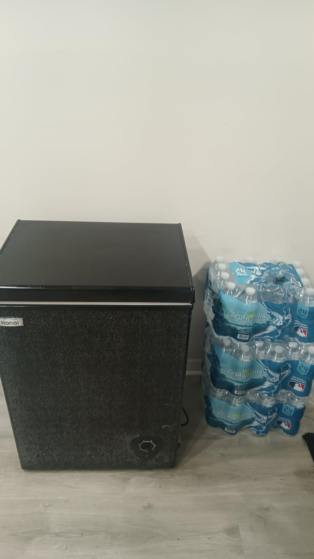 WANAI Chest Freezer 3.5 Cu.Ft Small Deep Freezer Top Door for Garage Black customer photo 1