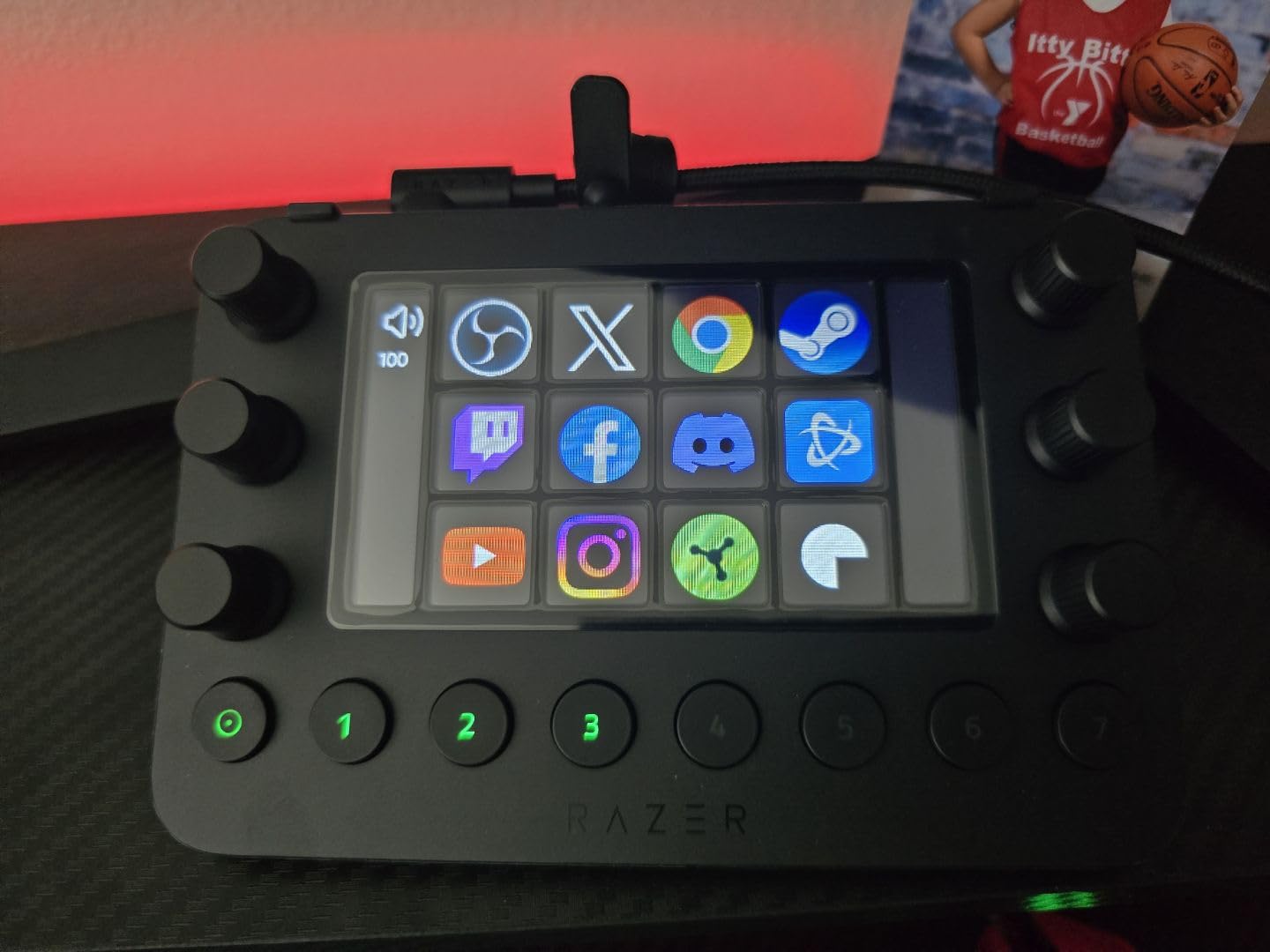 Razer Stream Controller: All-In-One Keypad for Streaming - 12 Haptic Switchblade Keys - 6 Tactile Analog Dials - 8 Programmable Buttons - Designed for PC & Mac Compatibility customer photo 1
